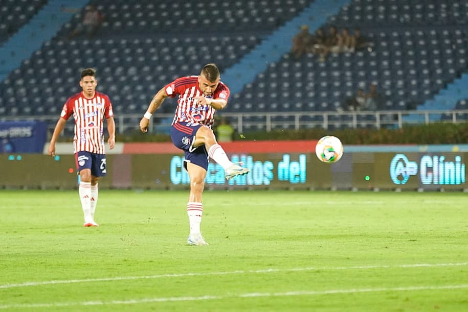 Aspecto del partido entre Junior y Águilas Doradas. 