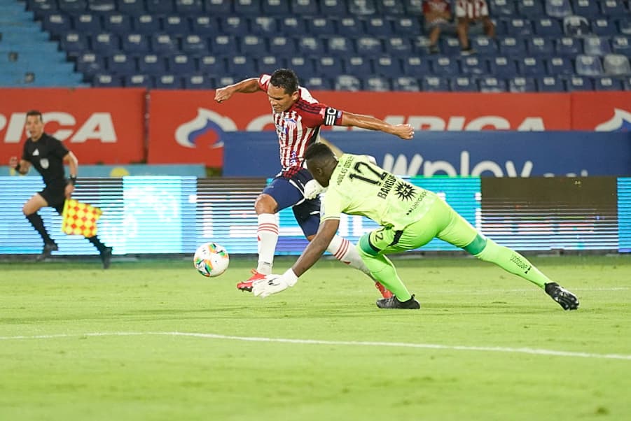 Aspecto del partido entre Junior y Águilas Doradas. 