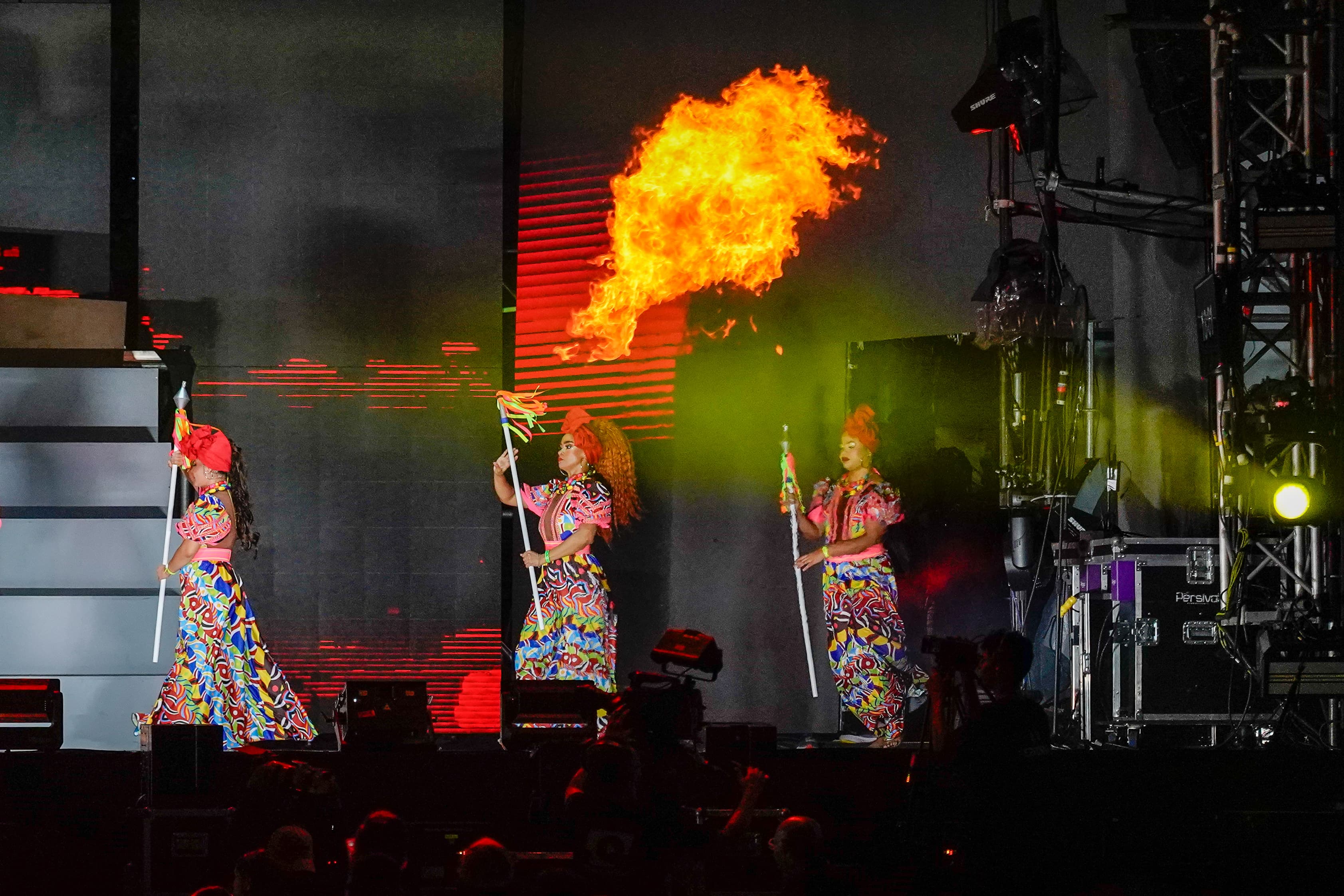 Aspecto de la presentación en la coronación de los reyes del Carnaval. 