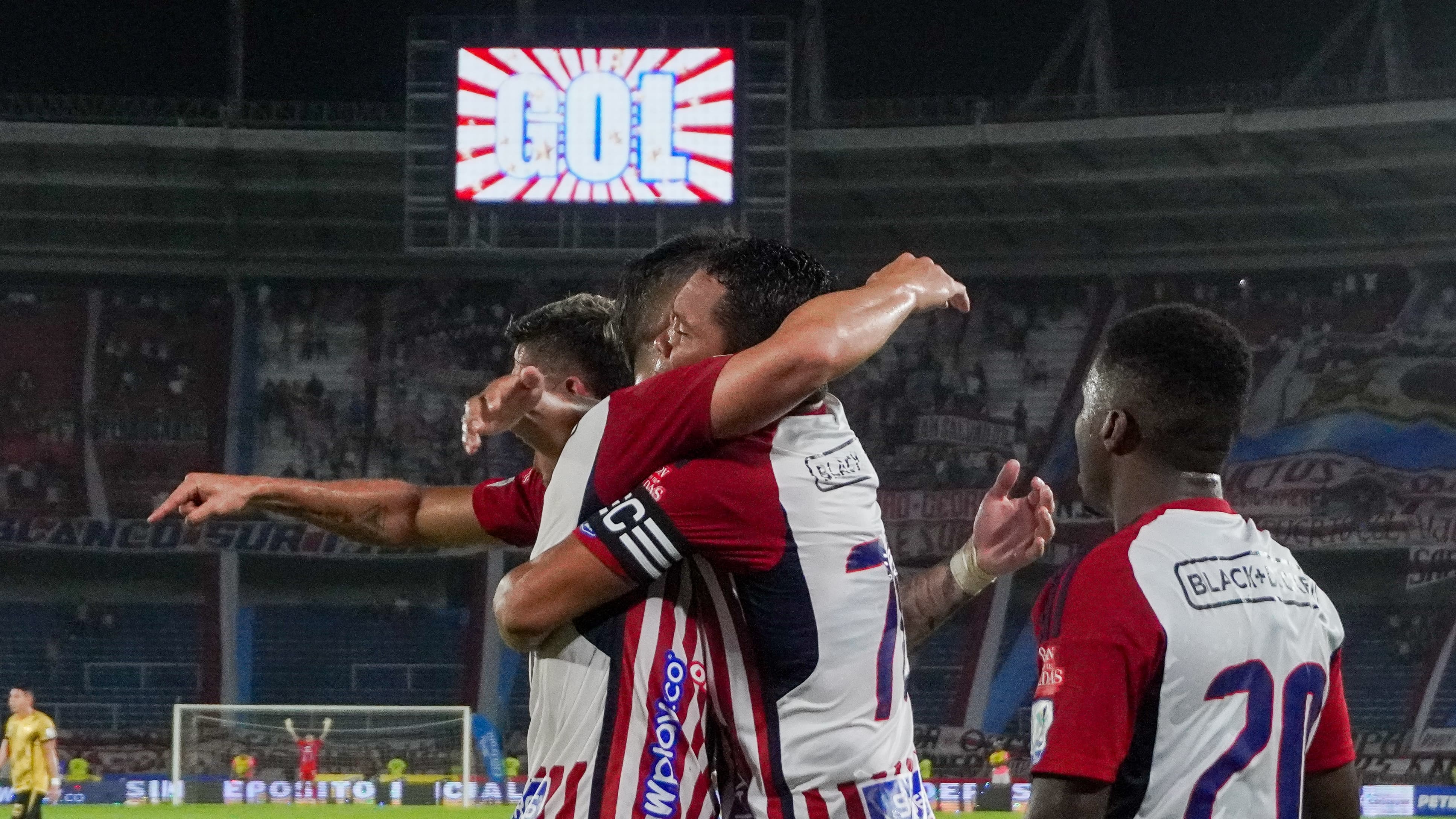 Aspecto del partido entre Junior y Águilas Doradas. 