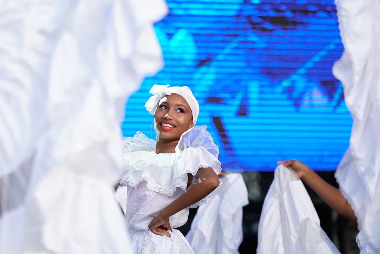 Las danzas se presentaron esta noche en la Plaza de la Paz. 