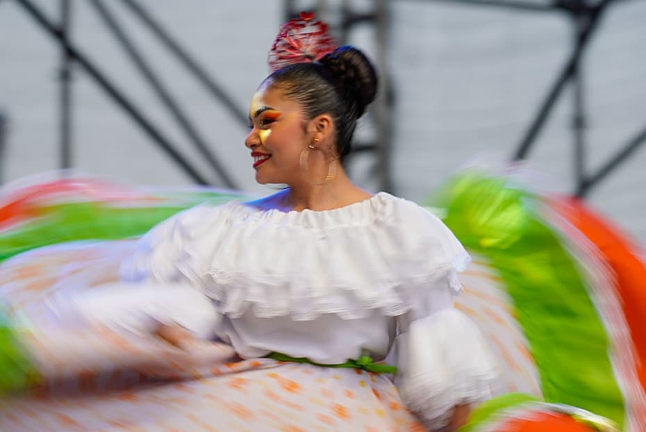 Las danzas se presentaron esta noche en la Plaza de la Paz. 