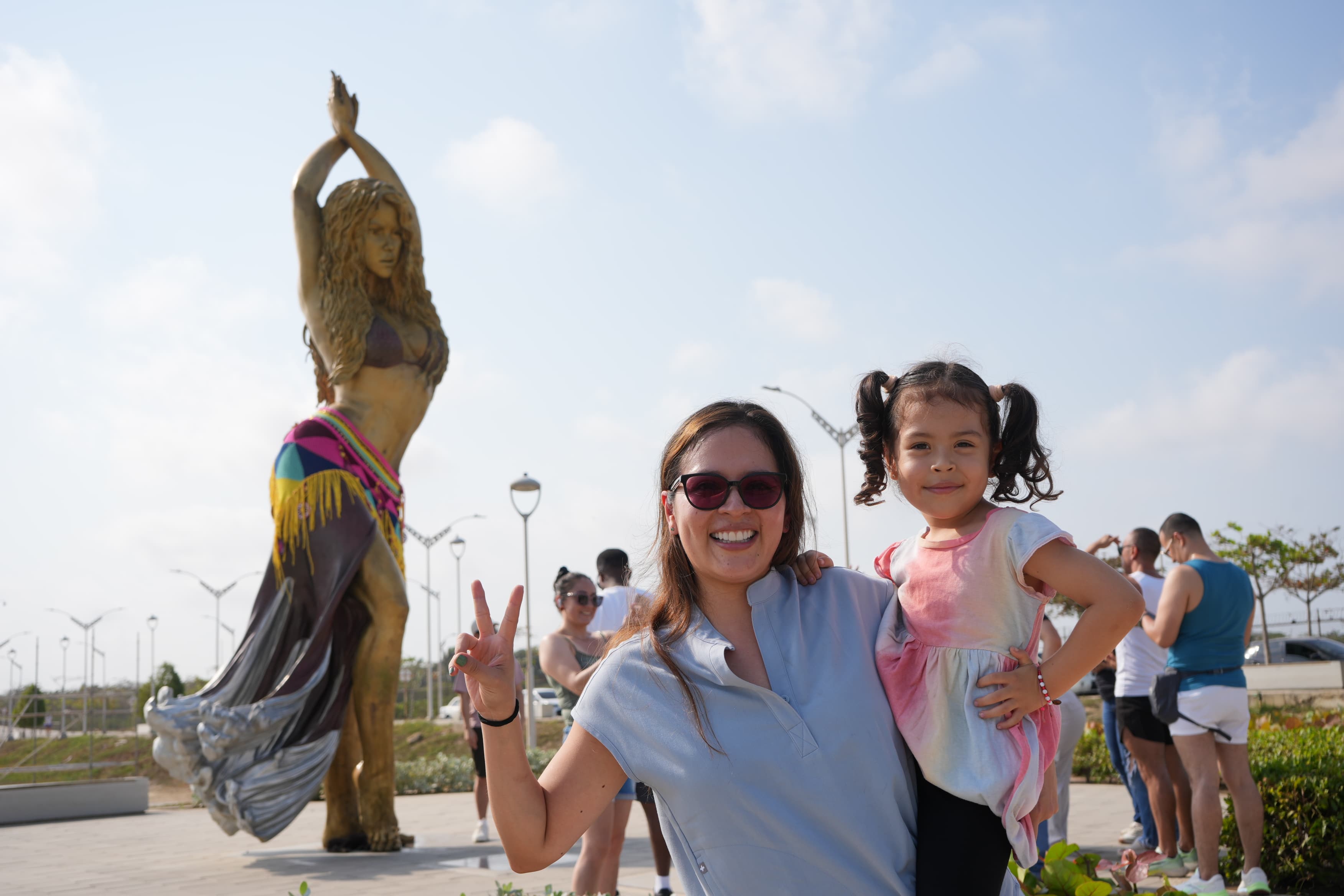 Marcela González y su hija vinieron desde México.