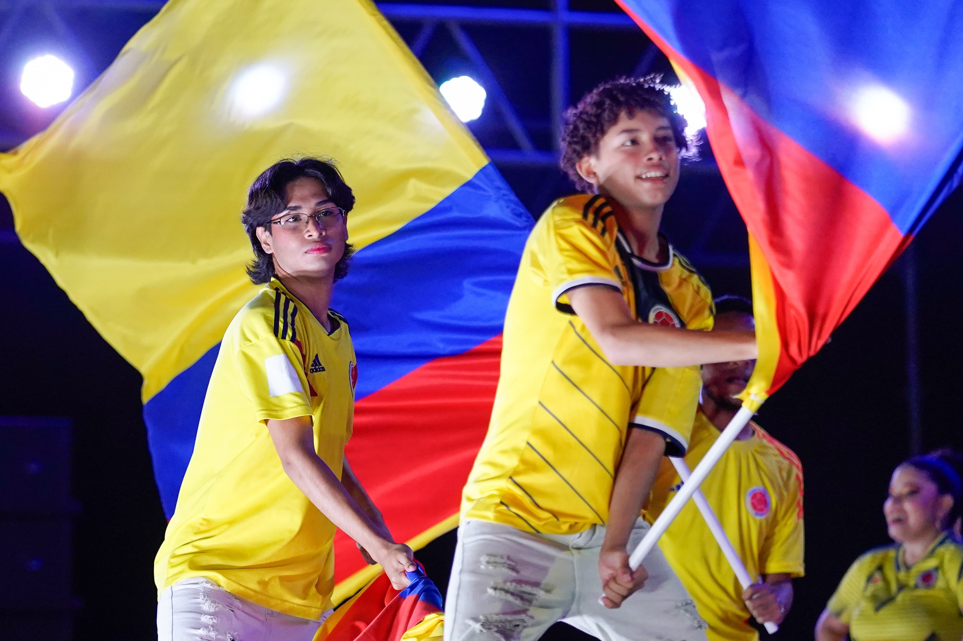 Noche de coronación de los Reyes del Carnaval de la 44 en la Plaza de la Paz. 