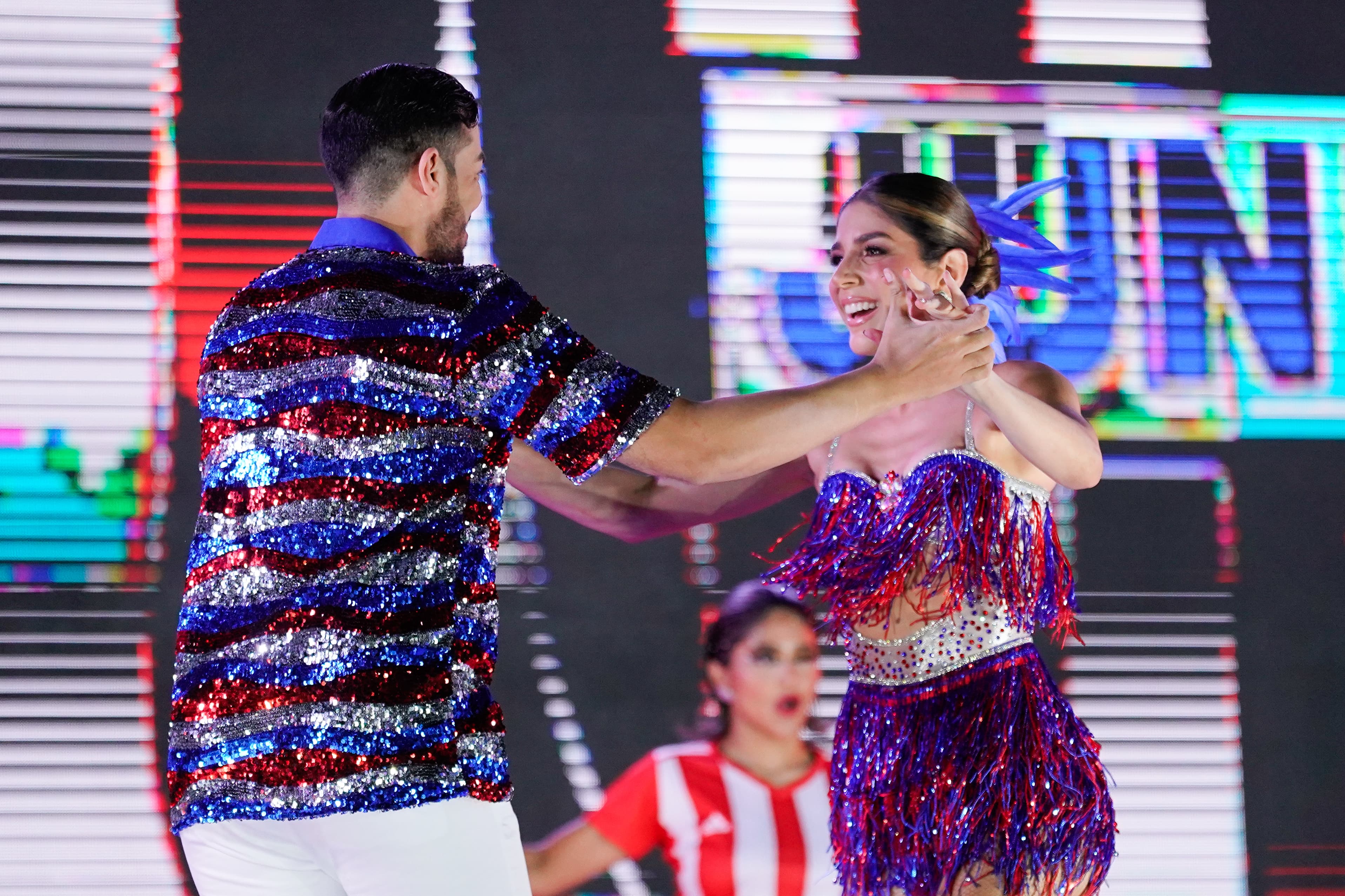 Noche de coronación de los Reyes del Carnaval de la 44 en la Plaza de la Paz. 