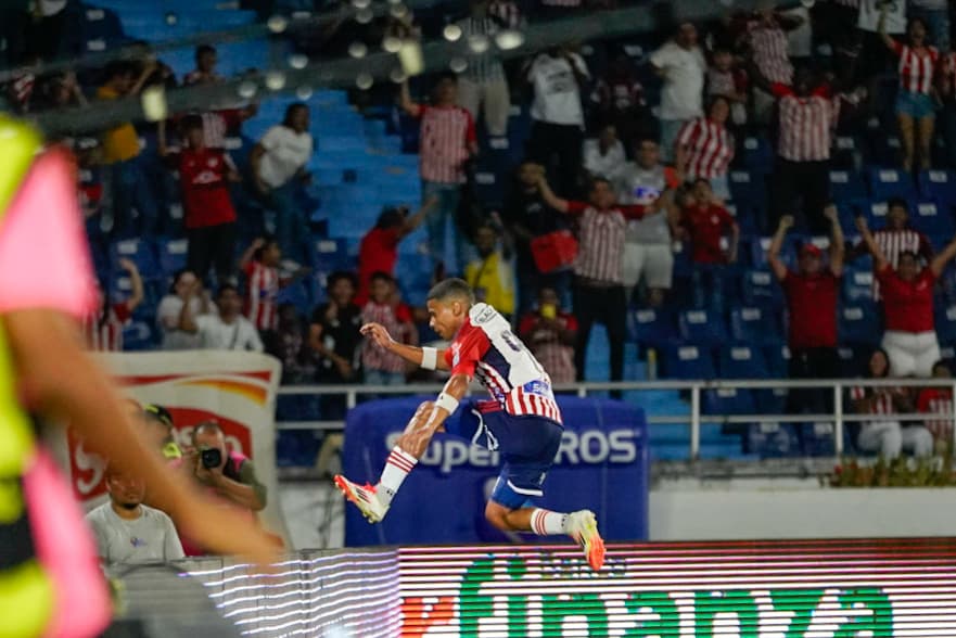 Aspecto del partido entre Junior y Once Caldas. 