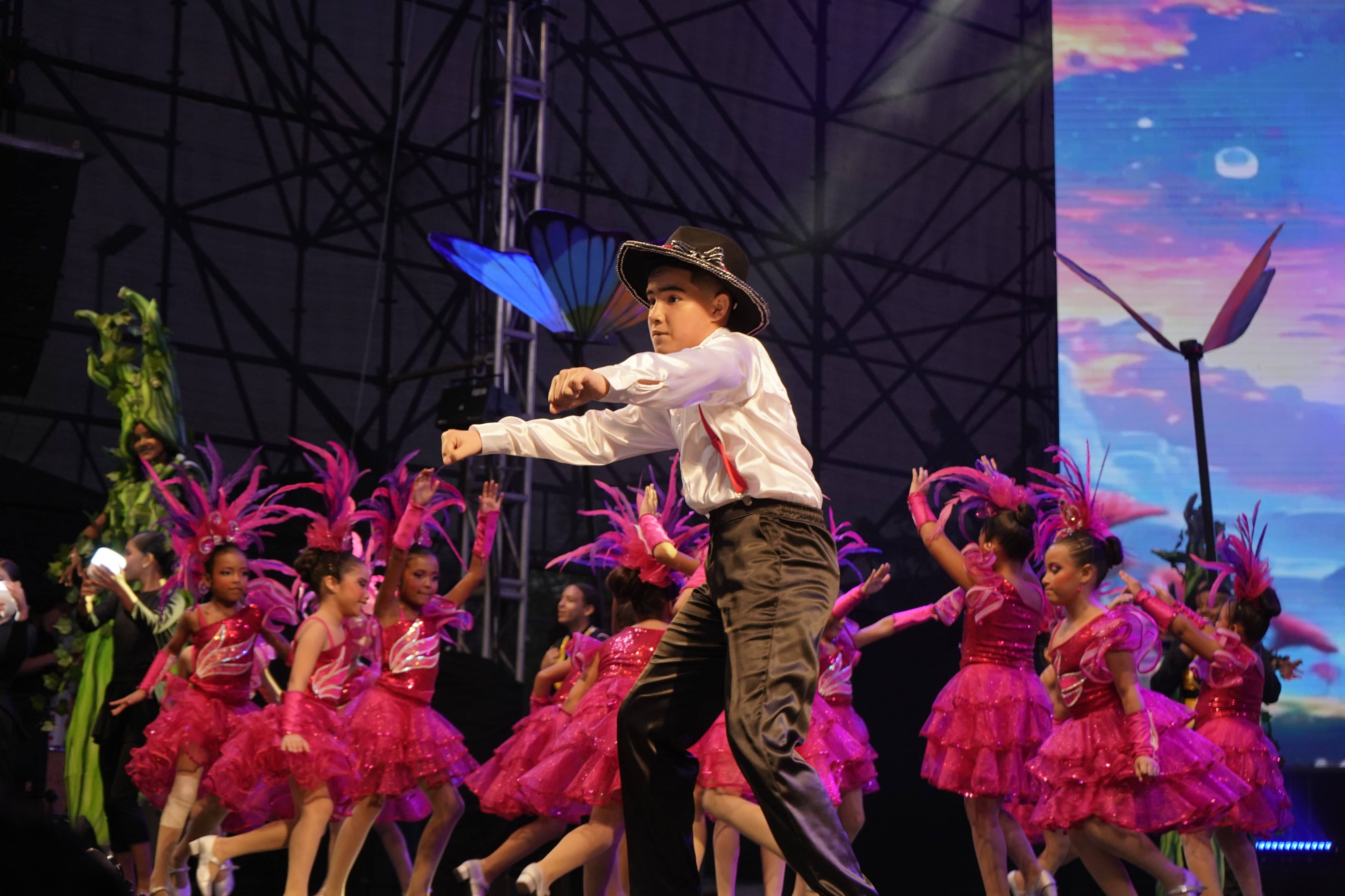 El acto tuvo lugar en la Plaza de la Paz.