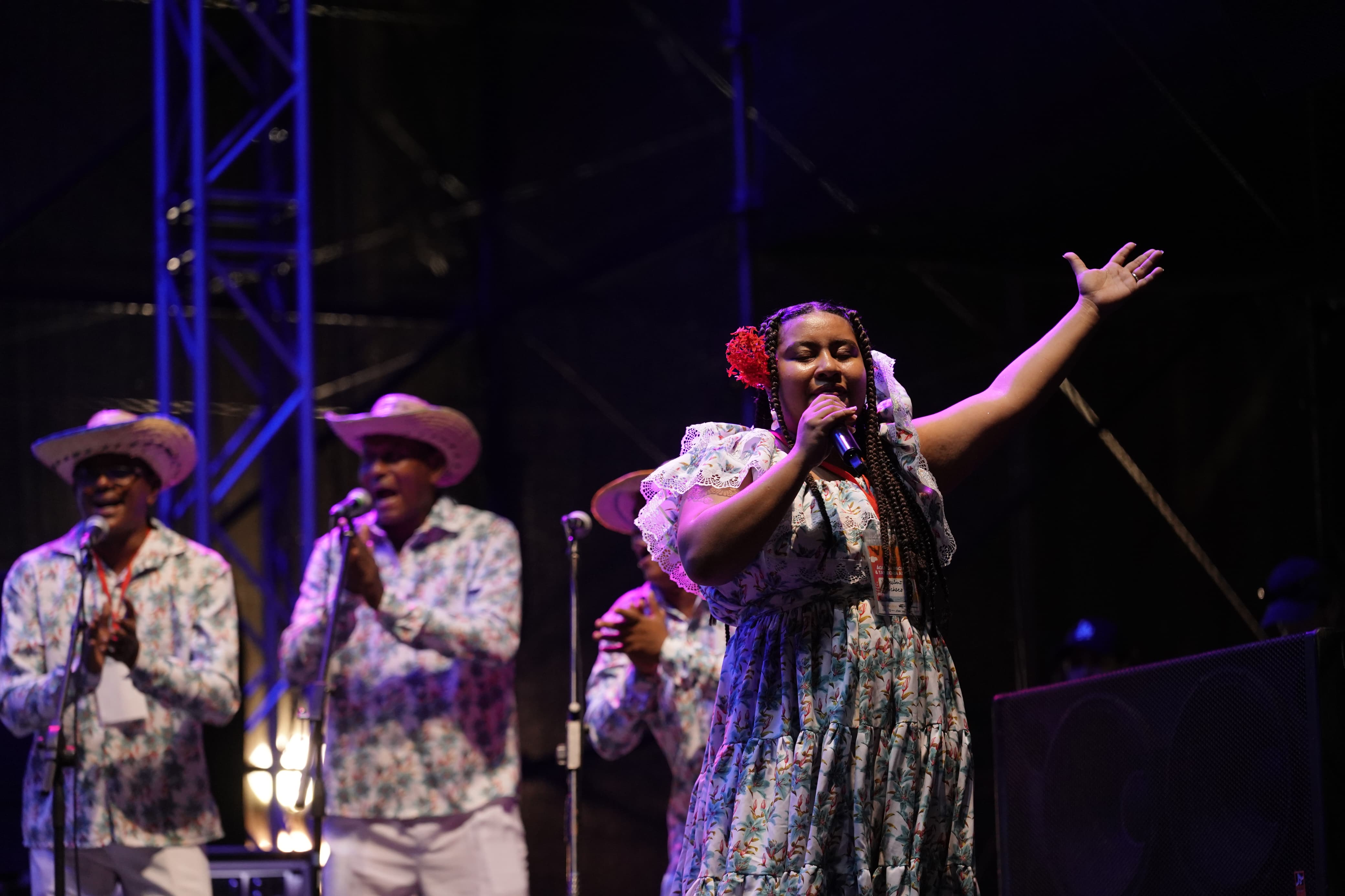 Angueda Pacheco y Tambora Alegría