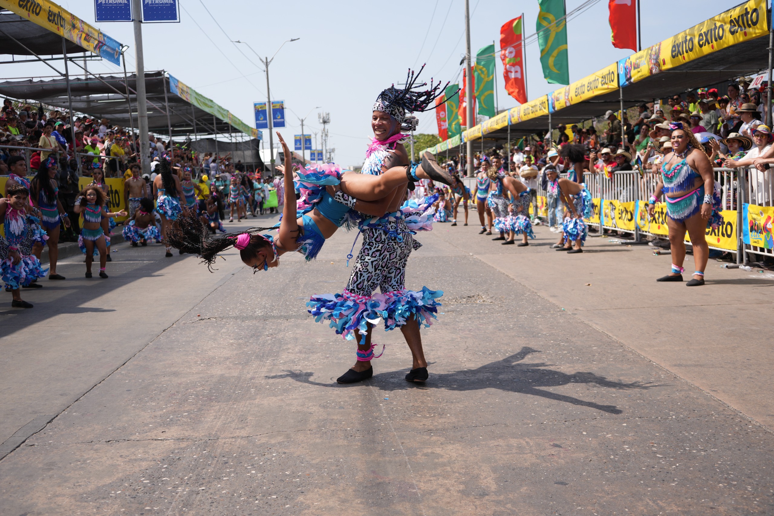 El mapalé y sus bailes con fuerza. 