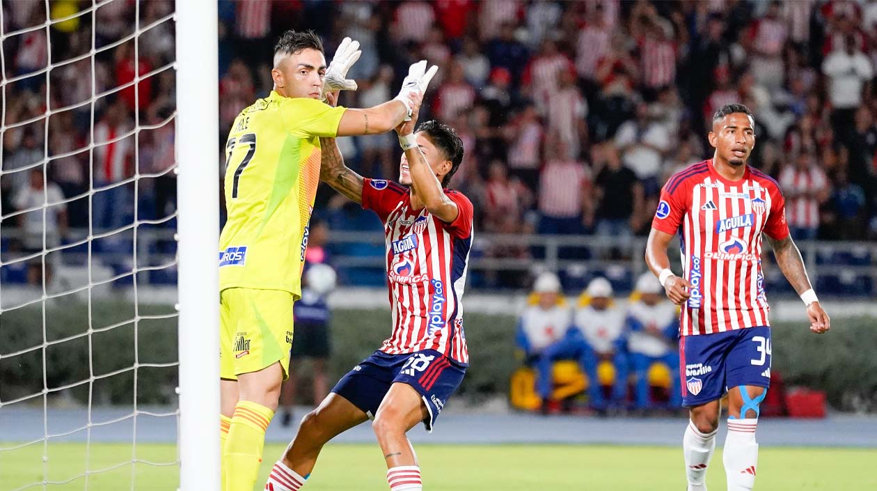 Aspecto del partido entre Junior y  América. 