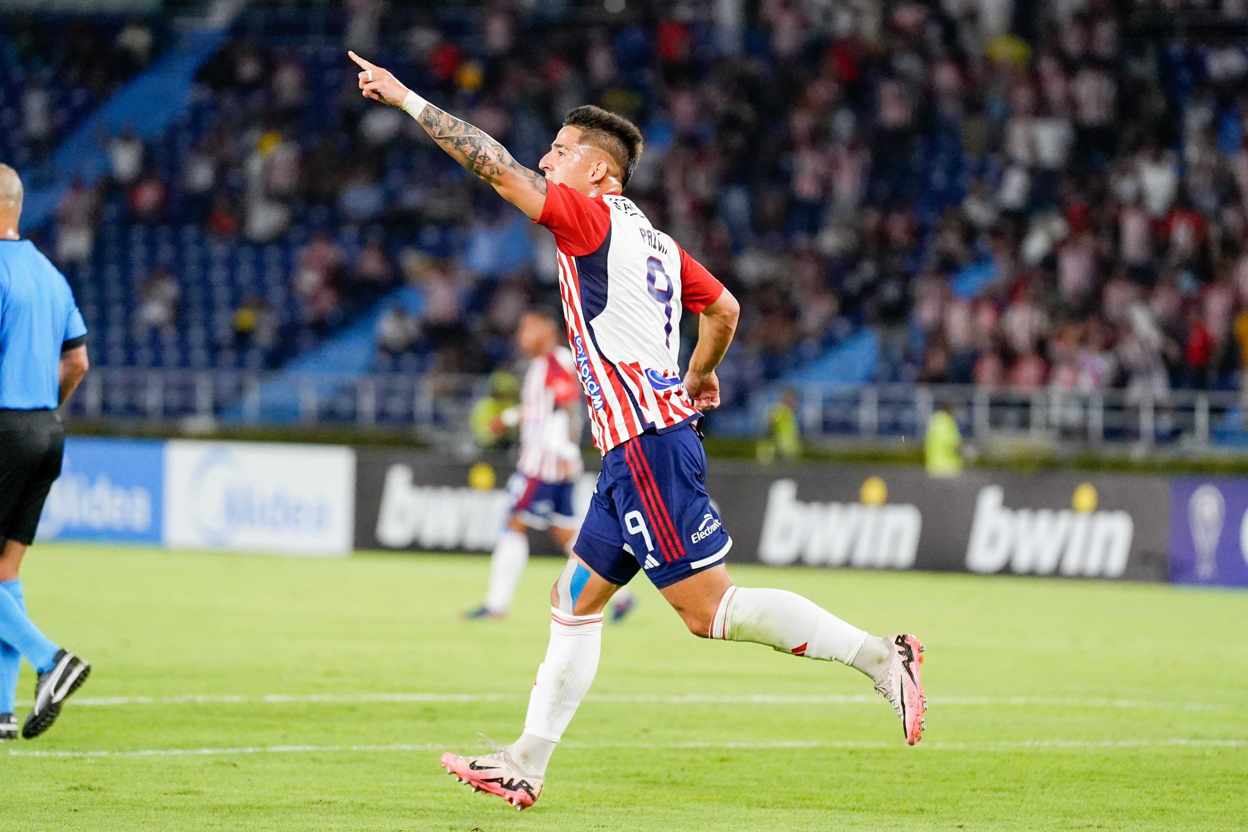 Aspecto del partido entre Junior y  América. 