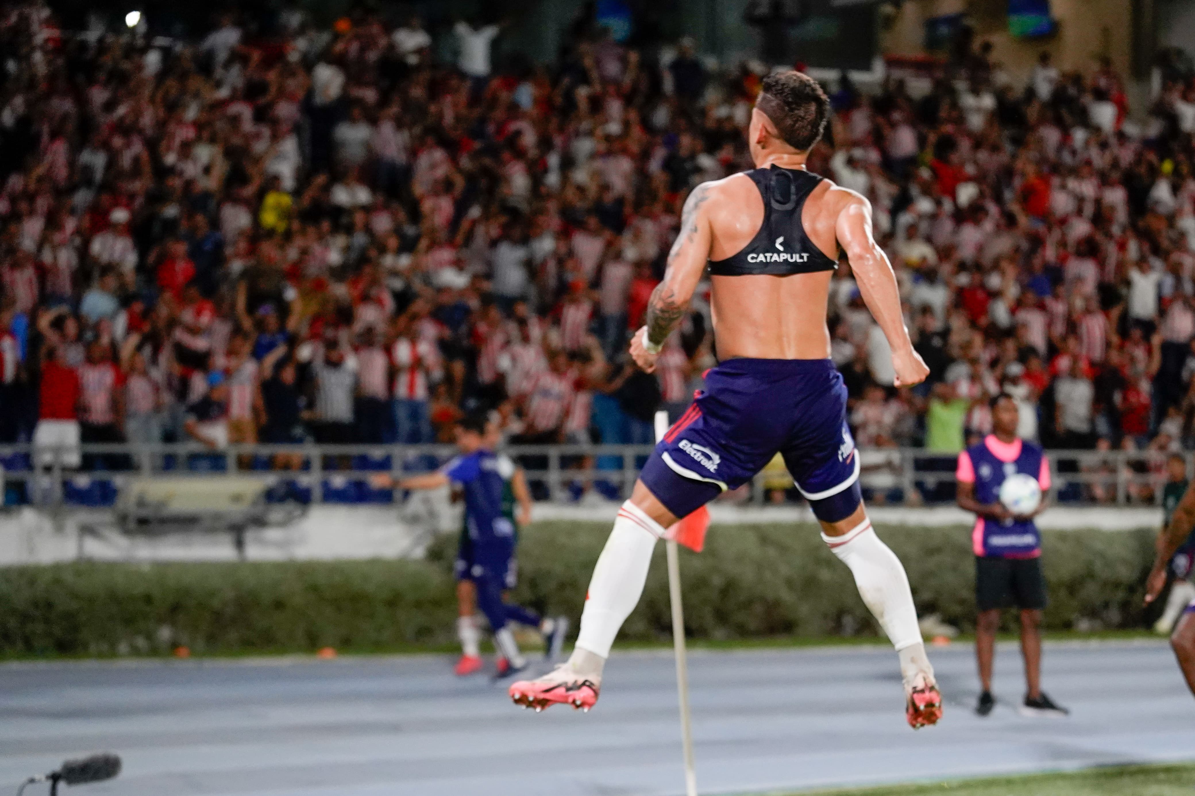 Aspecto del partido entre Junior y  América. 