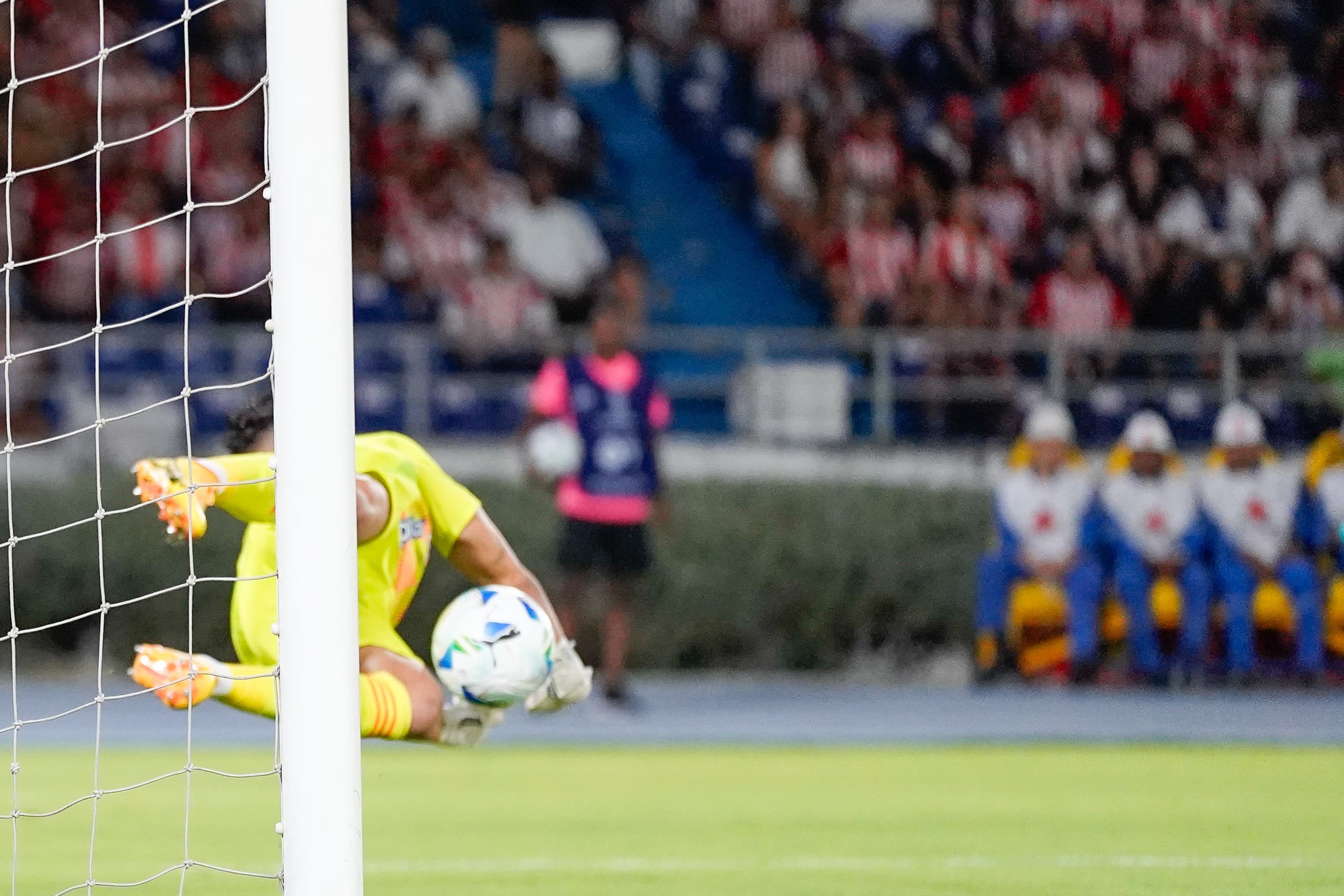 Aspecto del partido entre Junior y  América. 