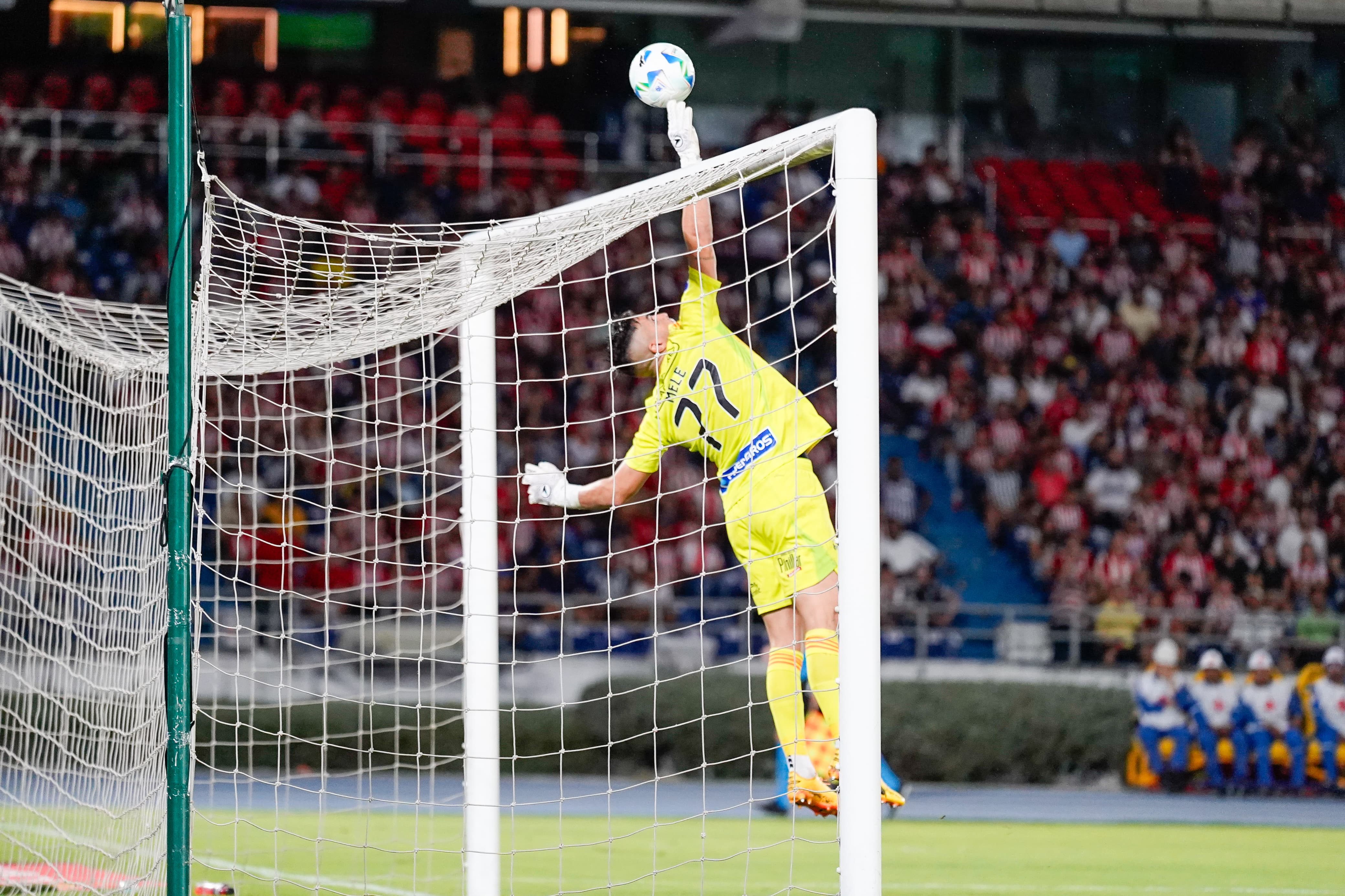 Aspecto del partido entre Junior y  América. 