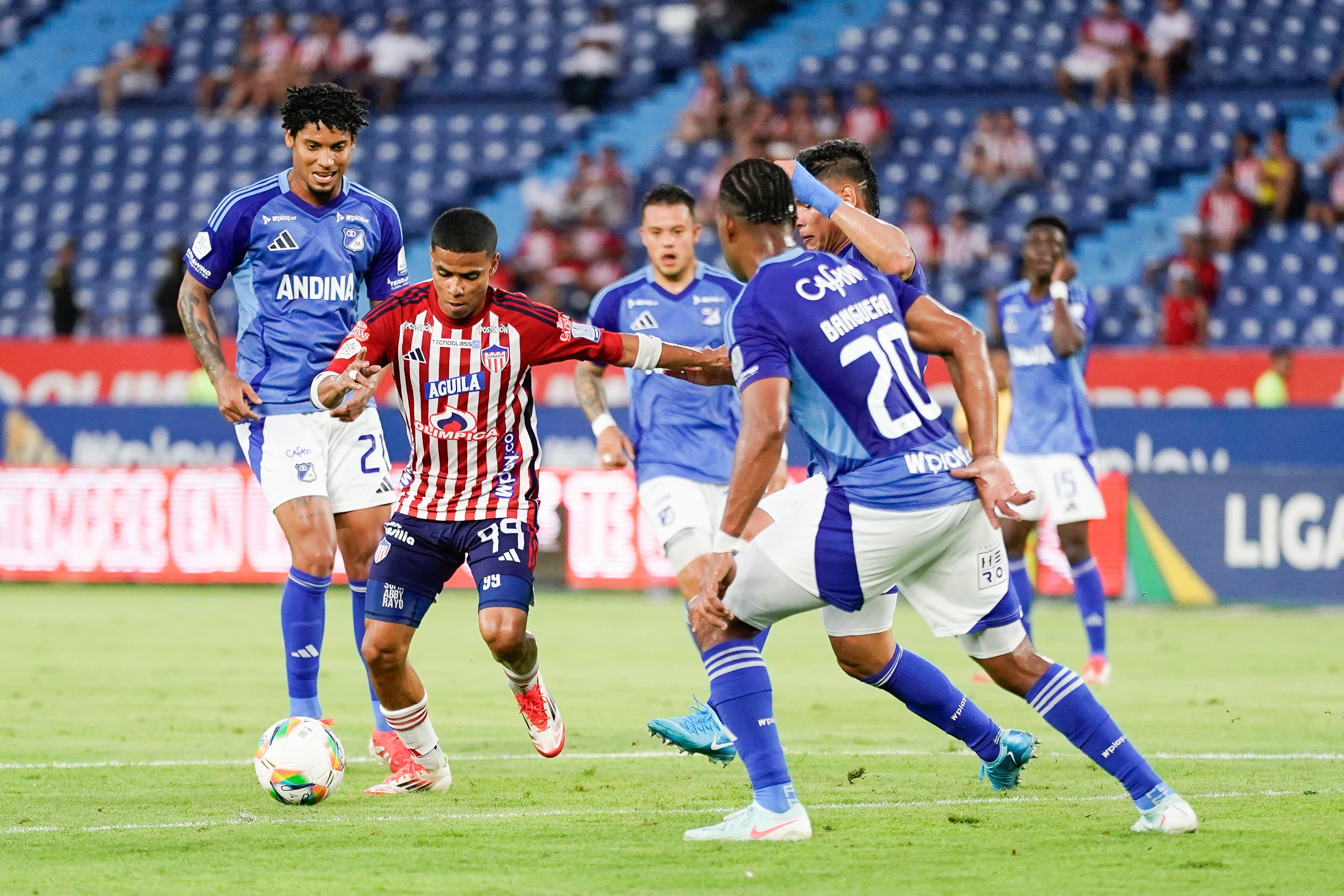 Jugada de ataque de José Enamorado.