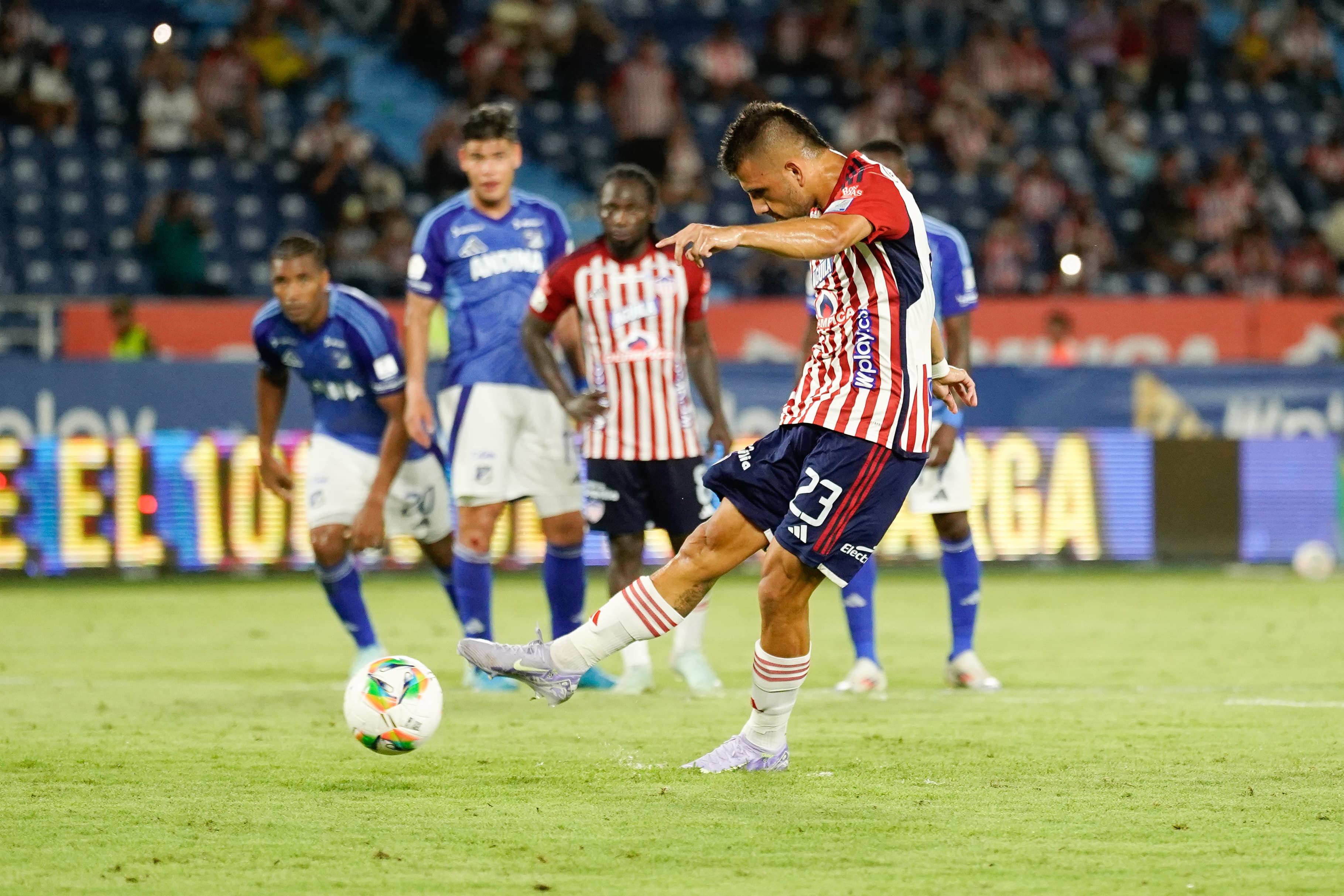 Penalti cobrado por Steven Rodríguez.