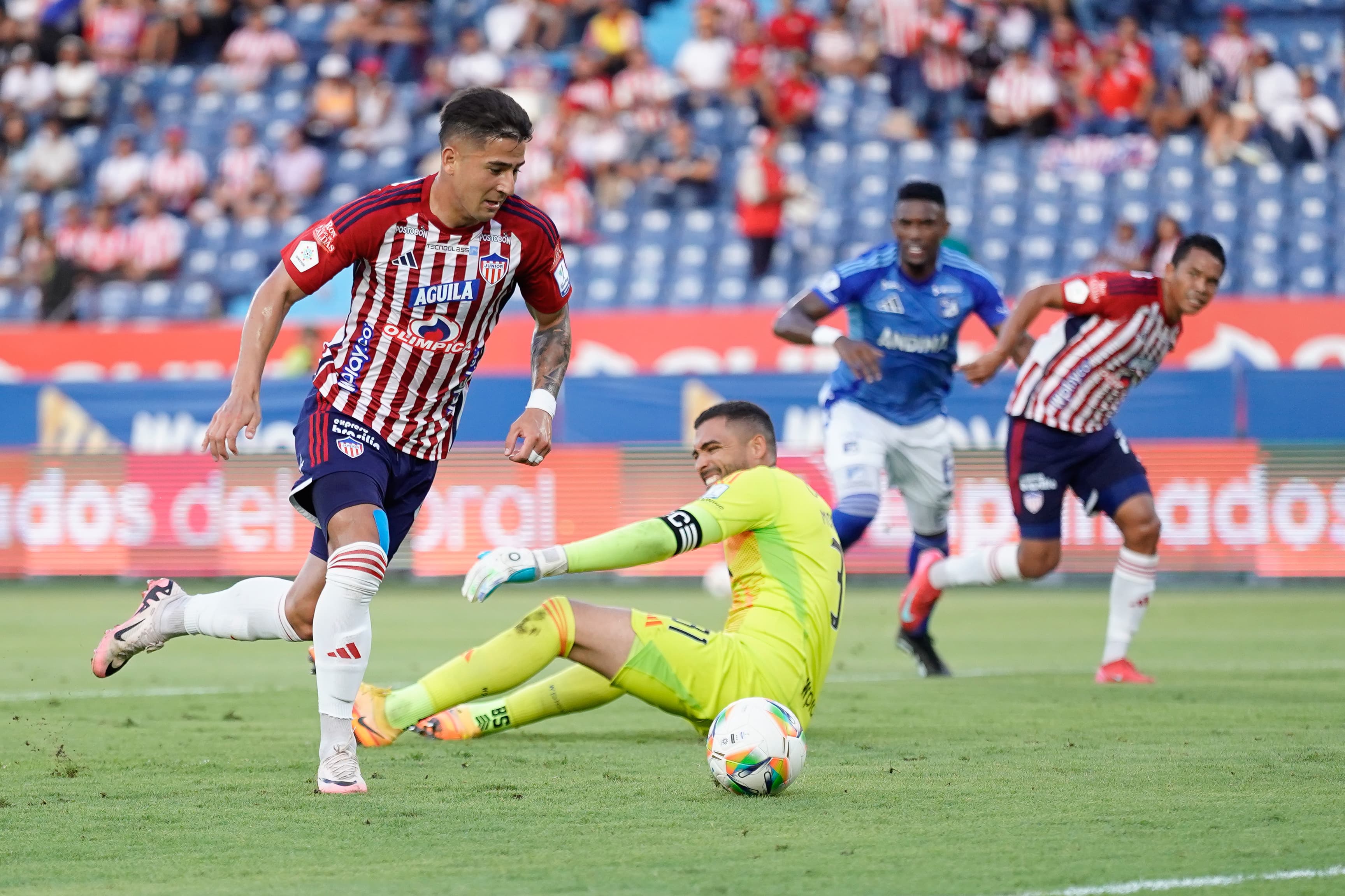 Momento del gol de Guillermo Paiva.