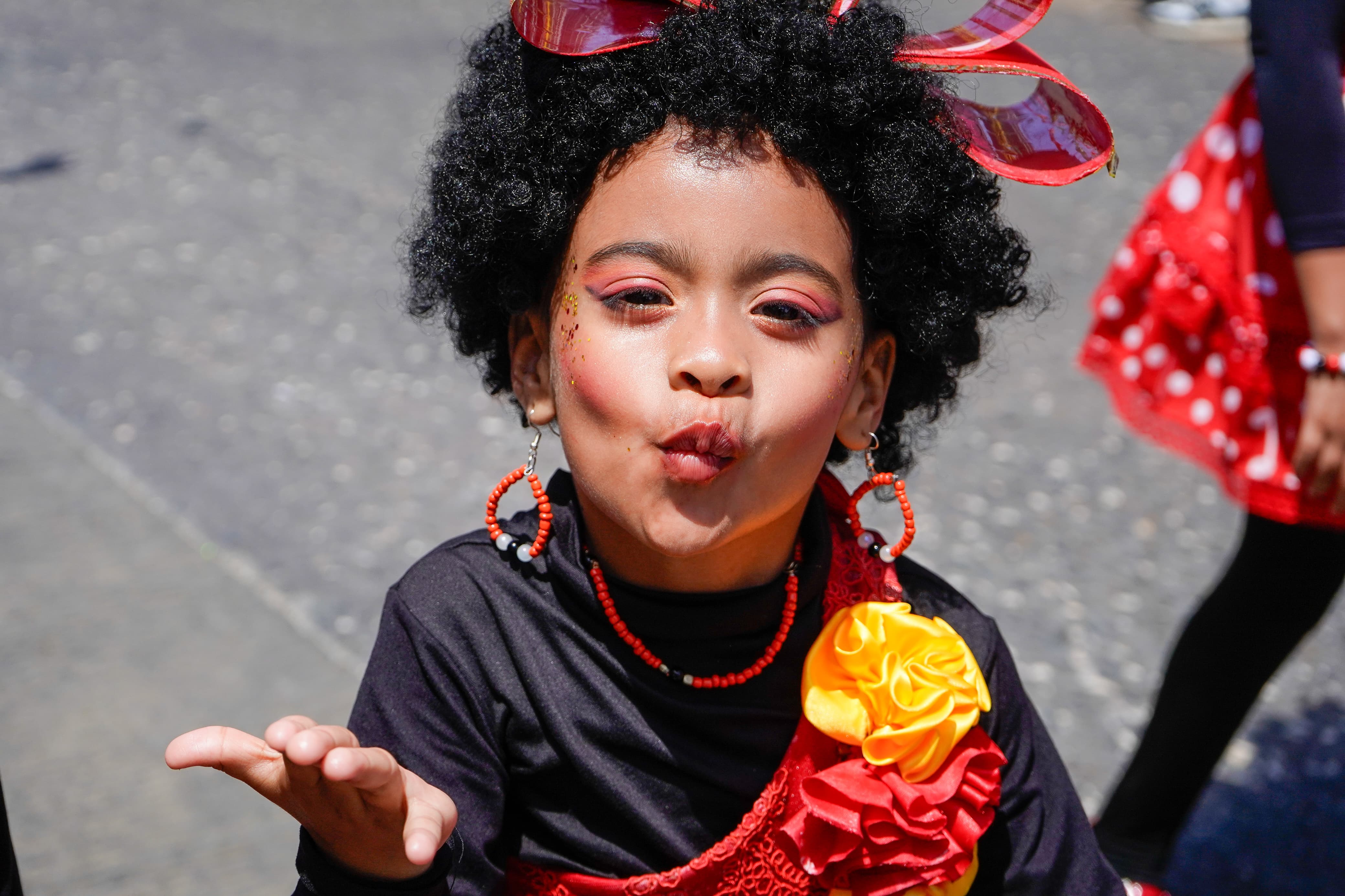 La picardía de las Negritas Puloy de Montecristo, durante el desfile. 
