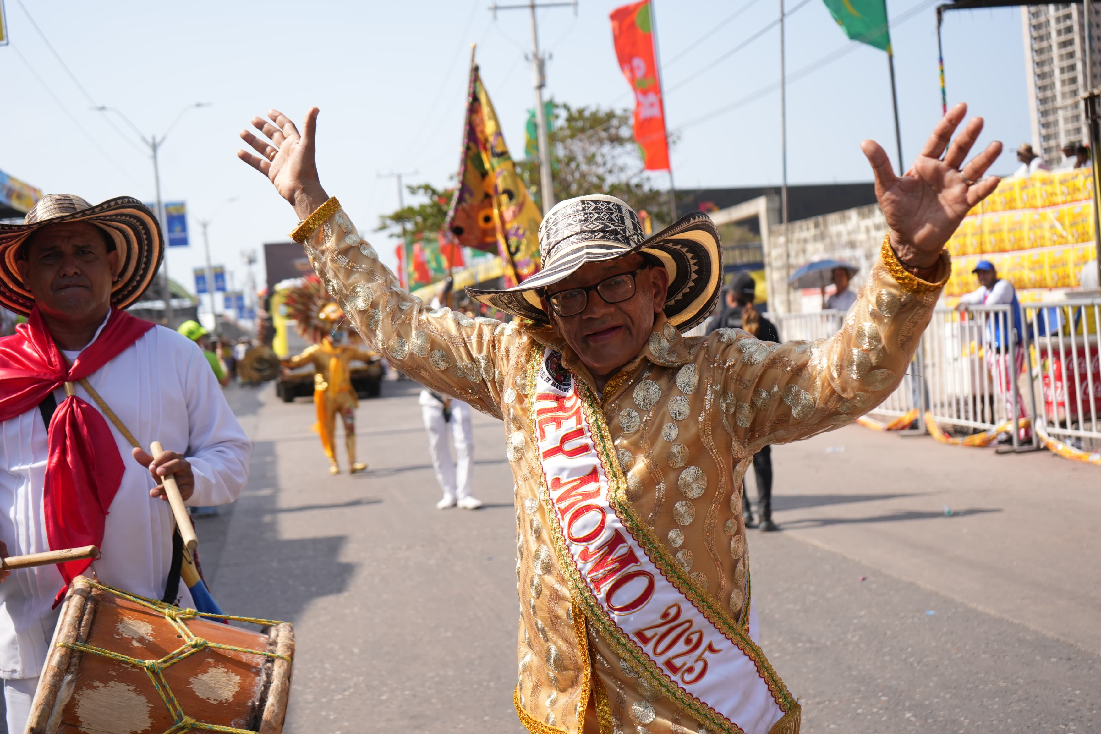 Rey Momo Gabriel Marriaga en durante el desfile.