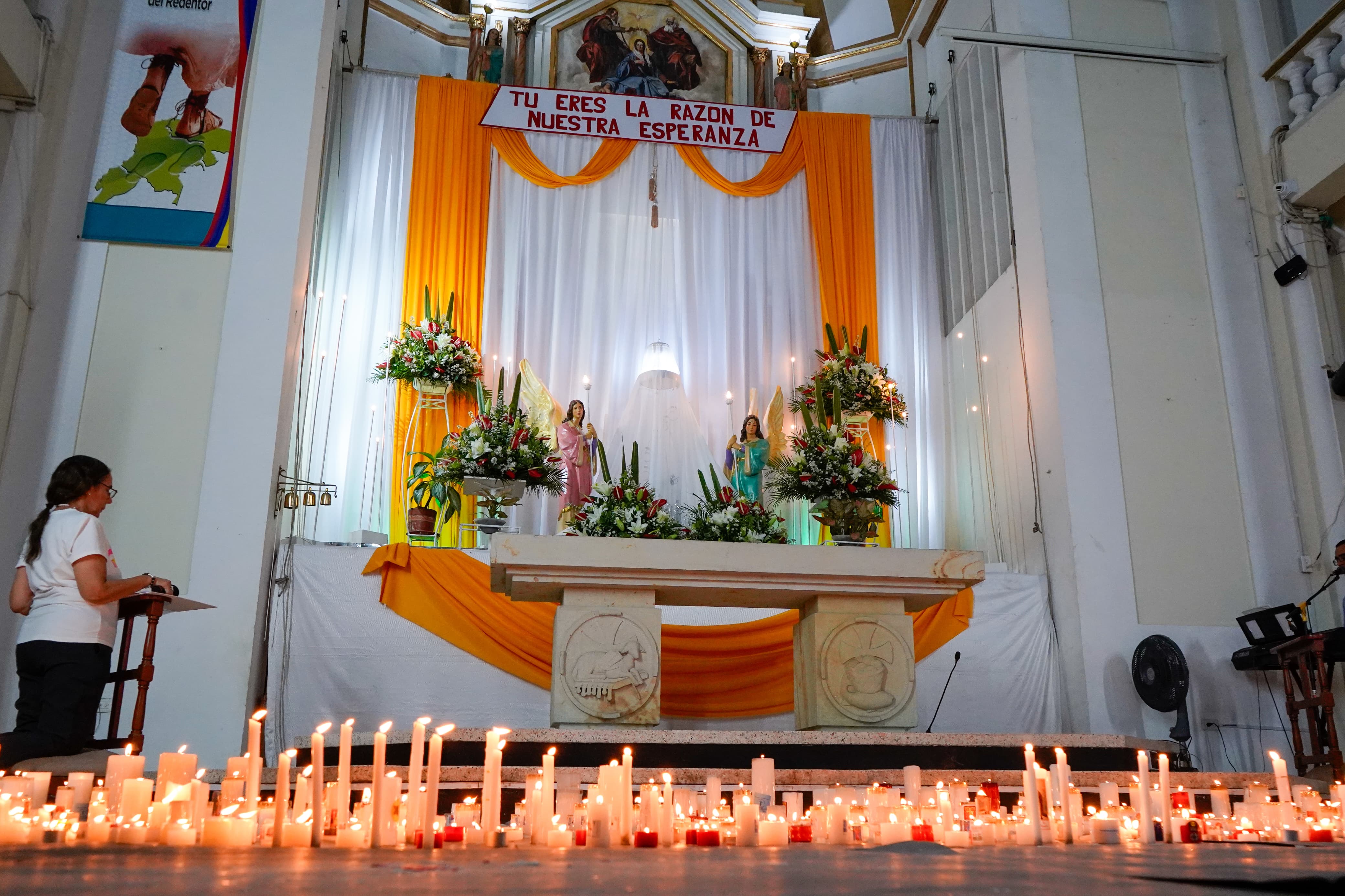 La iglesia Perpetuo Socorro y su mensaje 'Tú eres la razón de nuestra esperanza' este Jueves Santo.