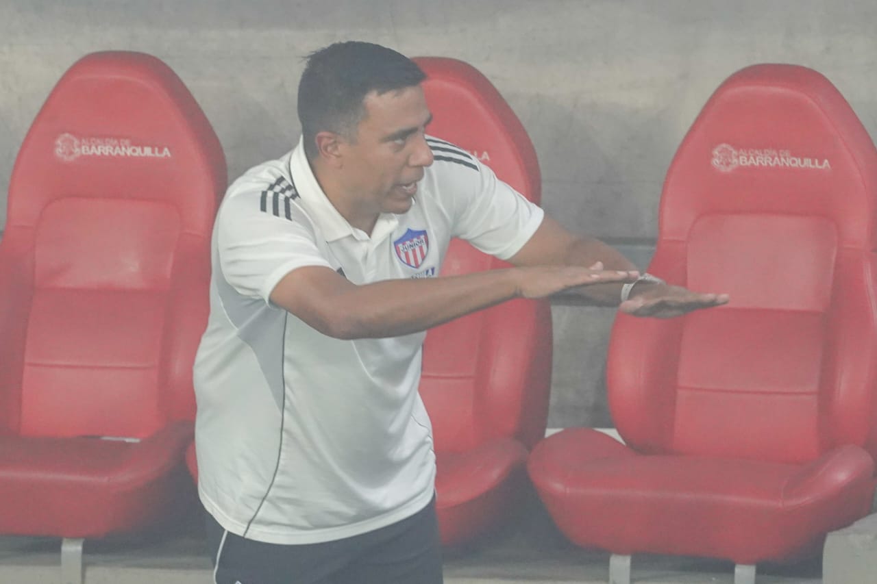 César Farías, técnico de Junior.