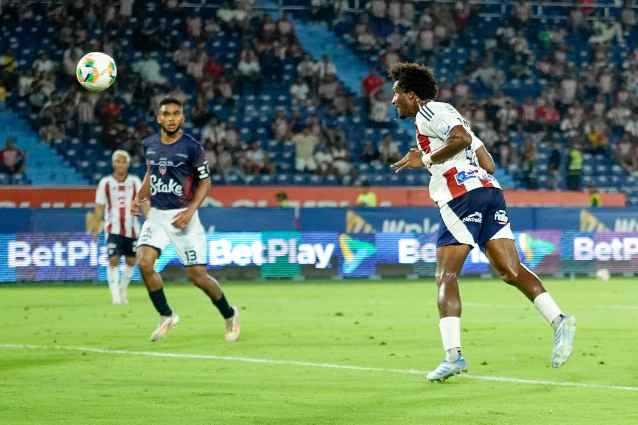 Aspecto del partido entre Junior y Fortaleza. 