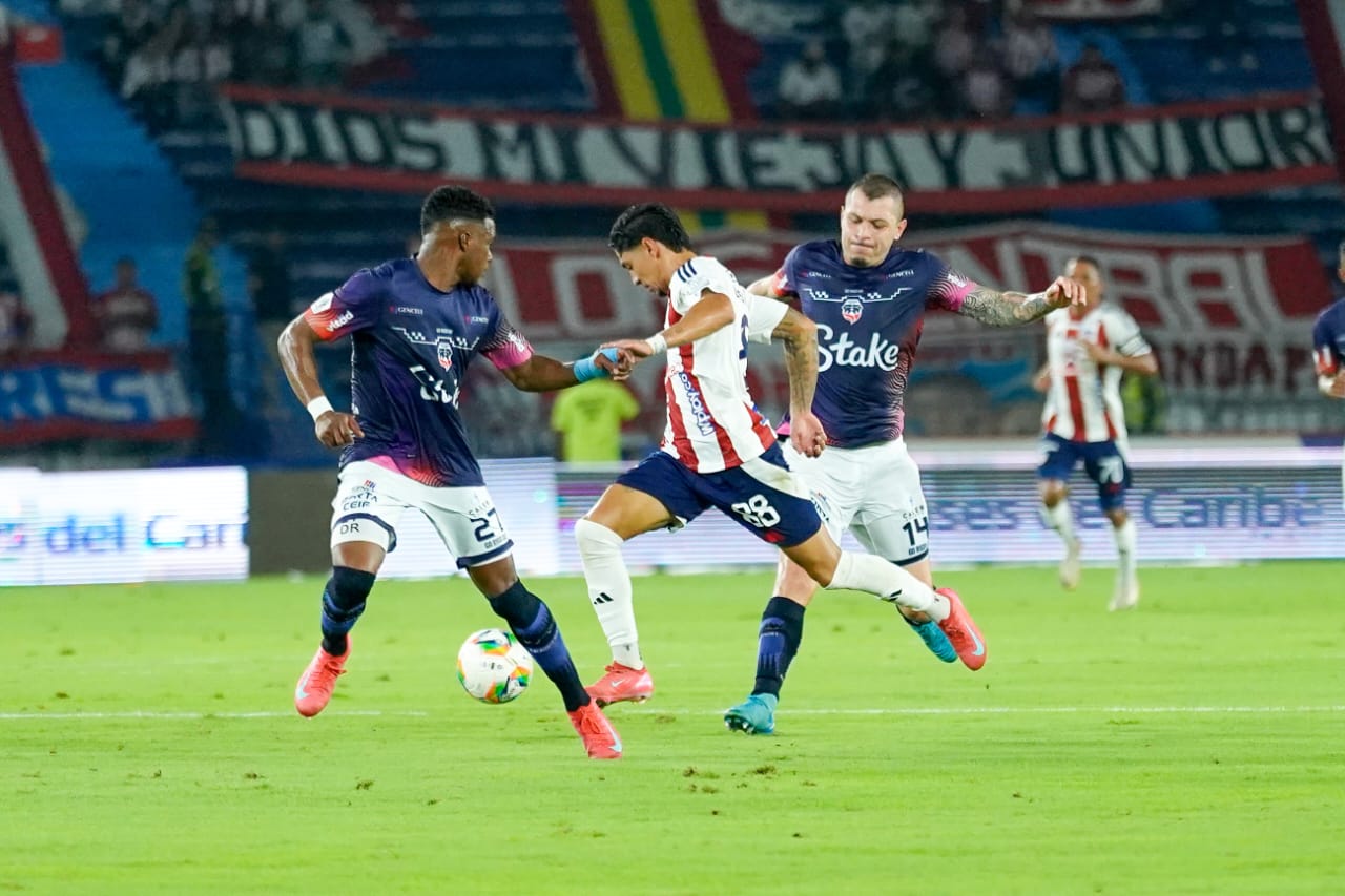 Aspecto del partido entre Junior y Fortaleza. 