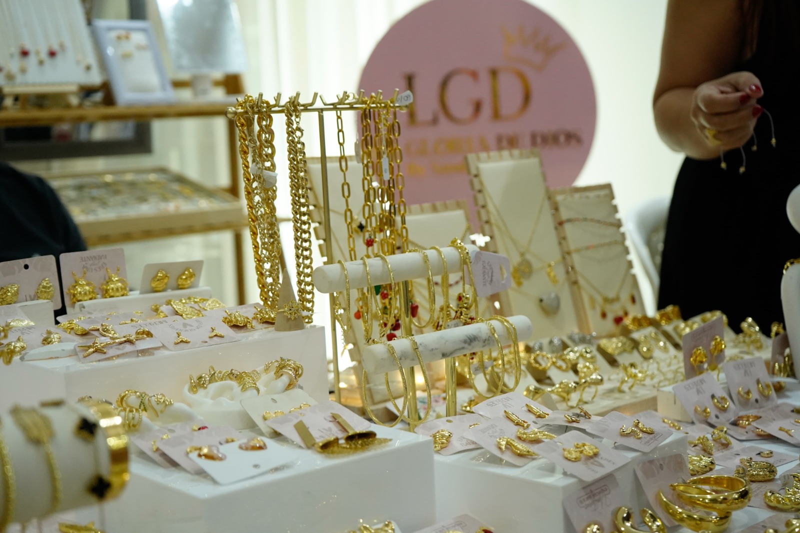 LGD - La gloria de Dios.