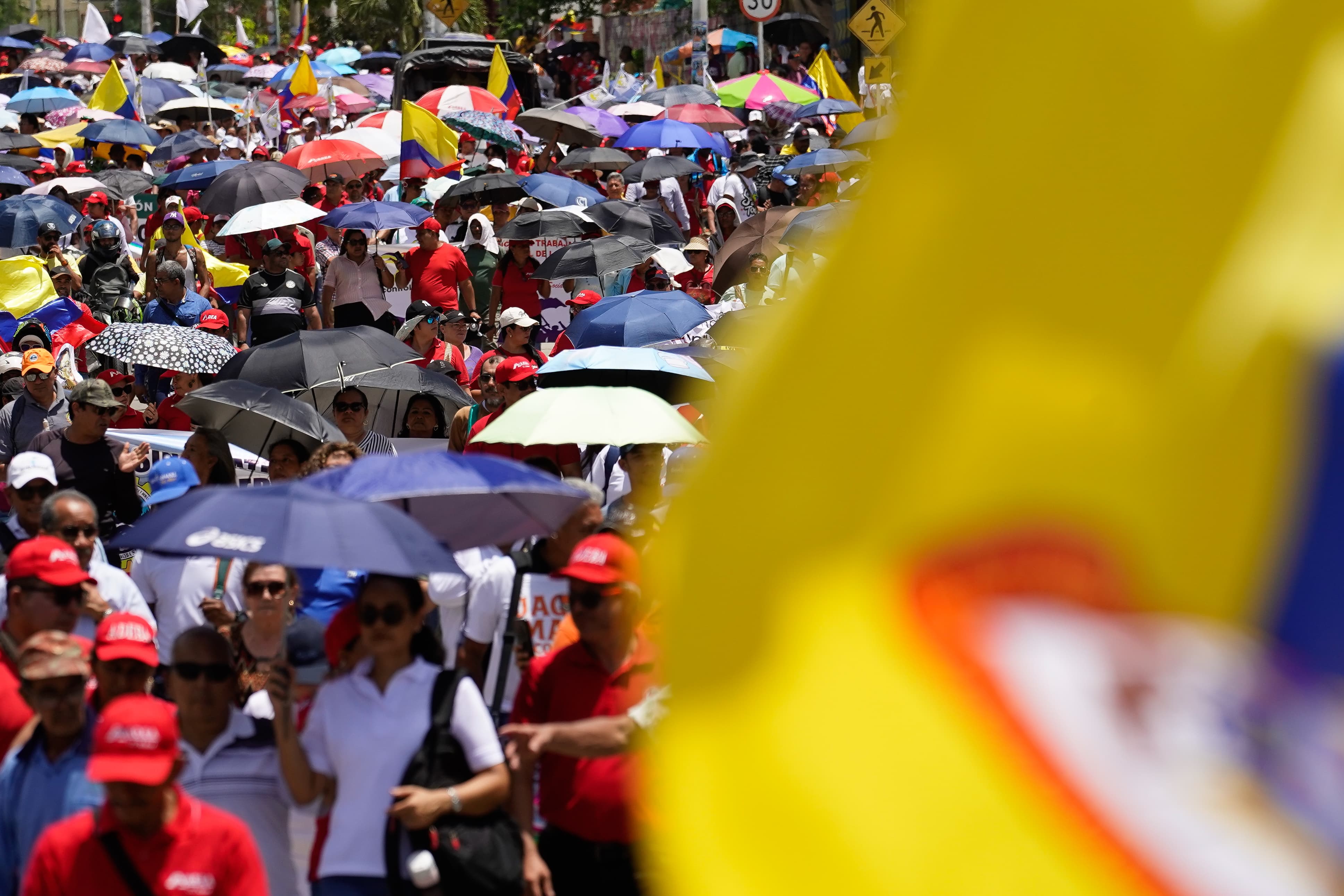 La marcha arrancó desde la calle 69 con carrera 50, frente a la sede de Fenalco. 