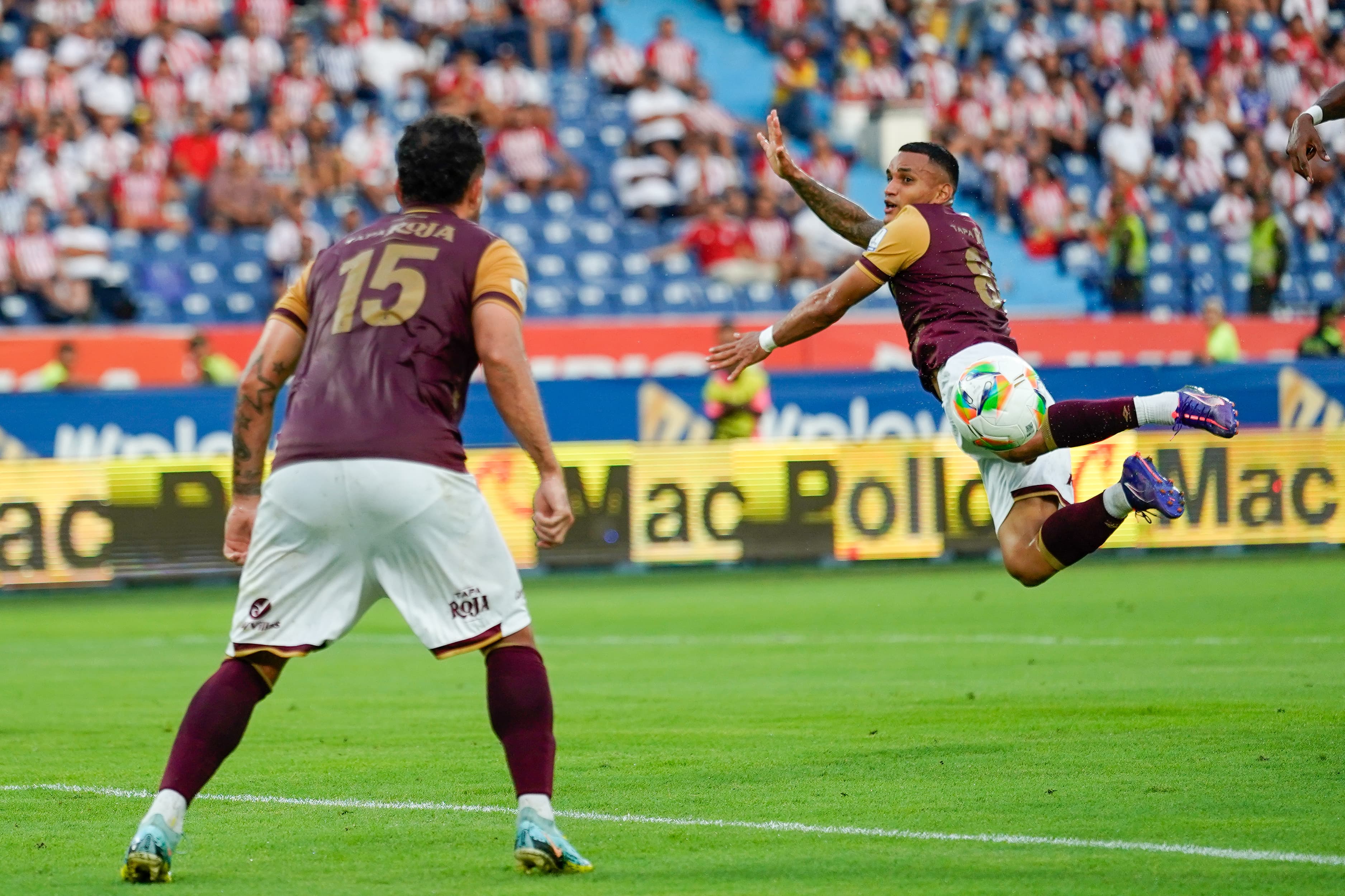 Acción de juego de Deportes Tolima.