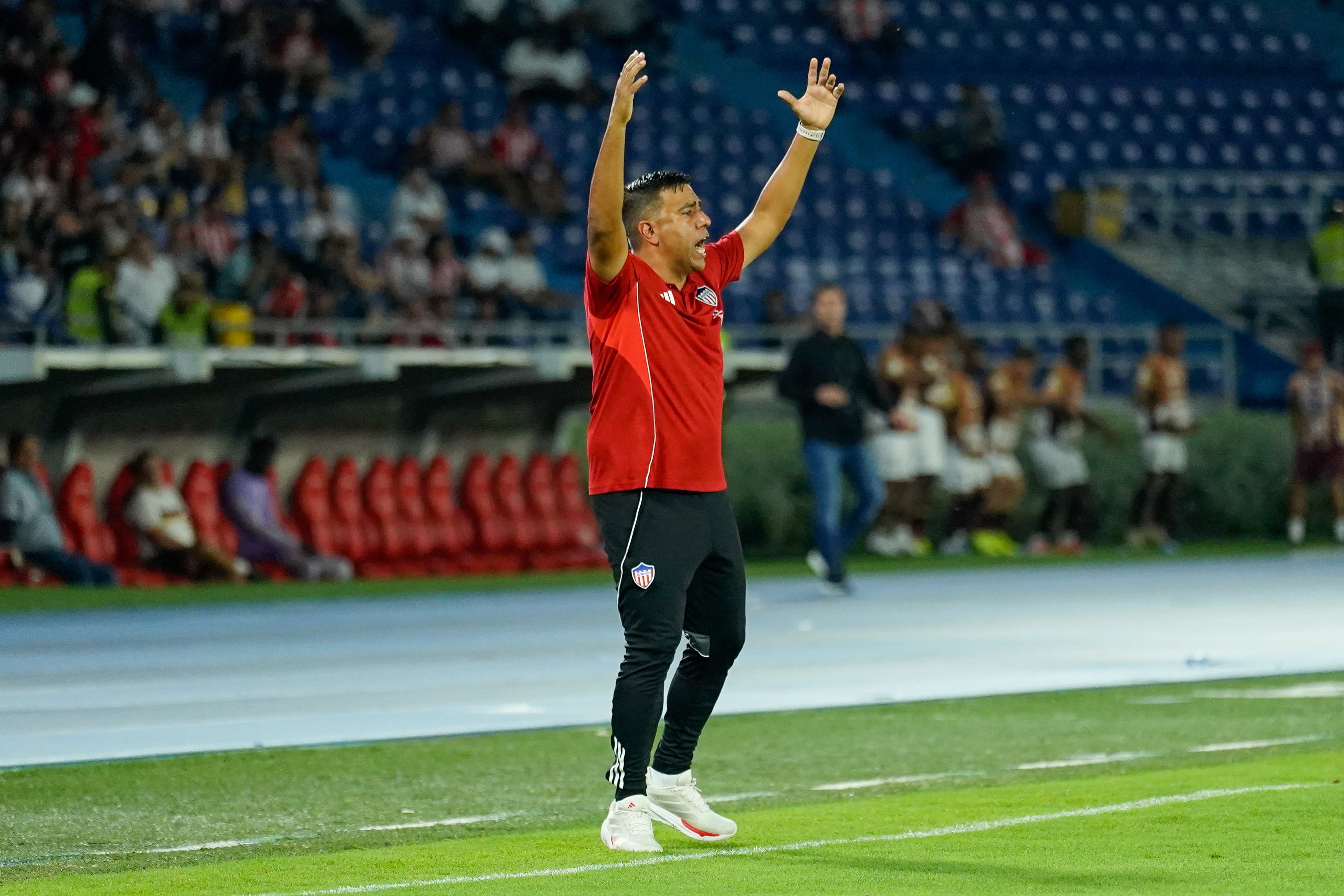 El técnico de Junior, César Farías.