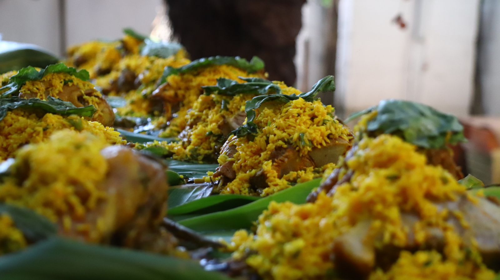 Pastel envuelto en hoja de bijao.