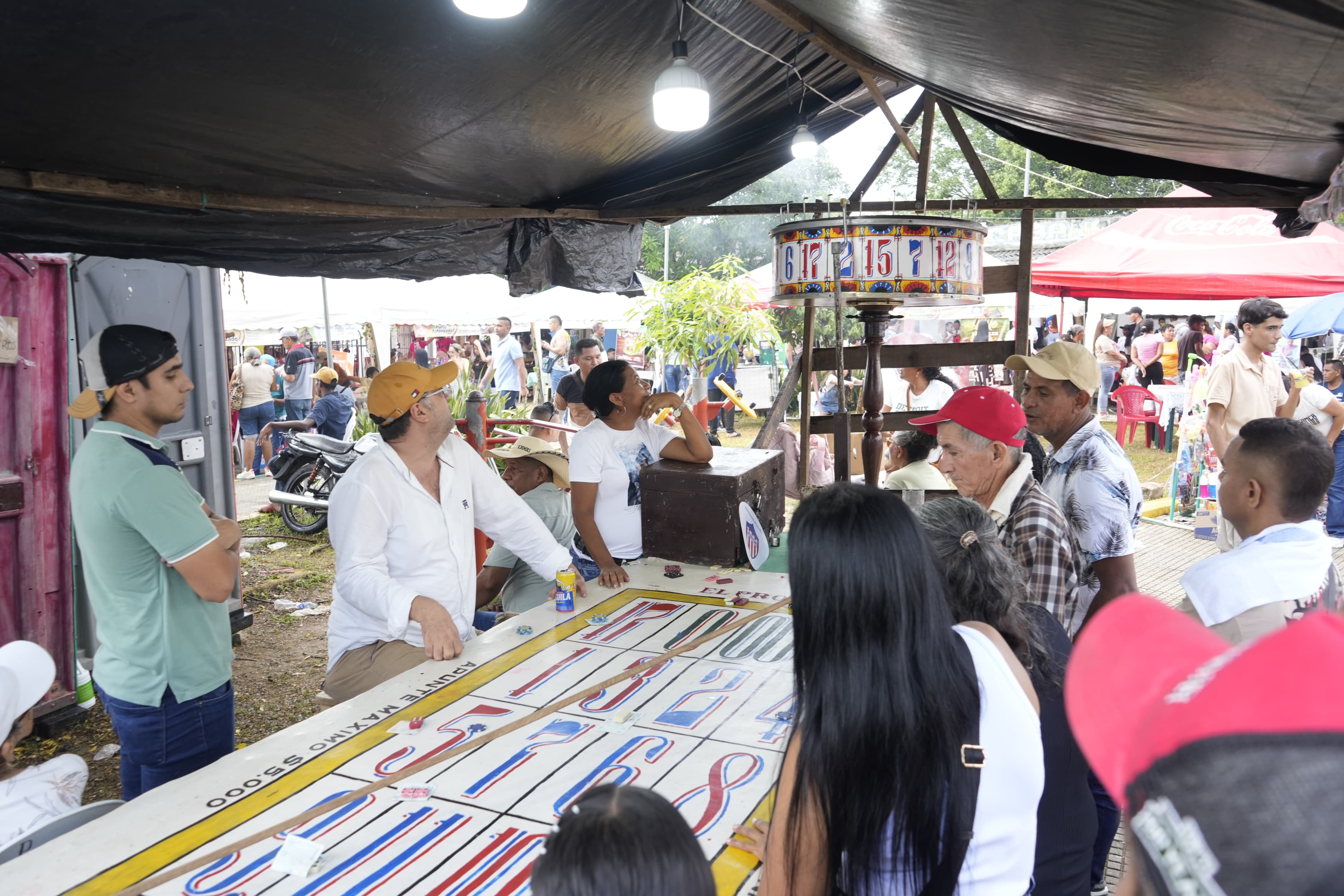 Actividades recreativas durante el Festival del Pastel. 