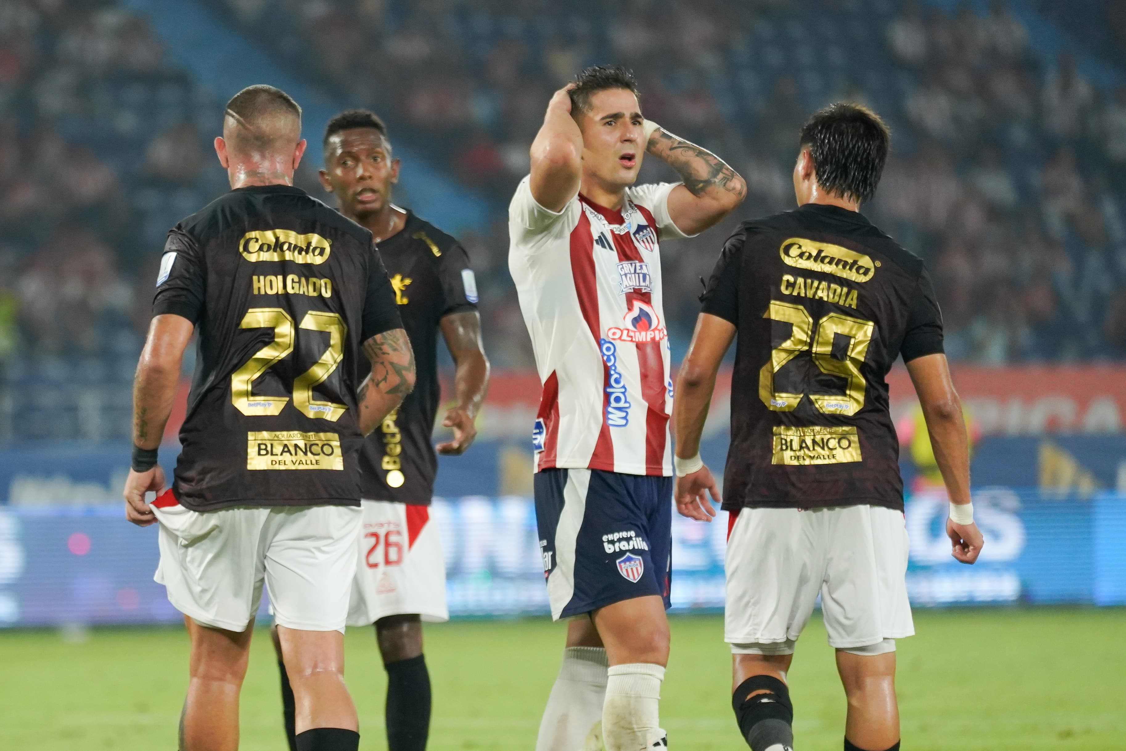 El paraguayo Guillermo Paiva se lamenta tras una acción de ataque.