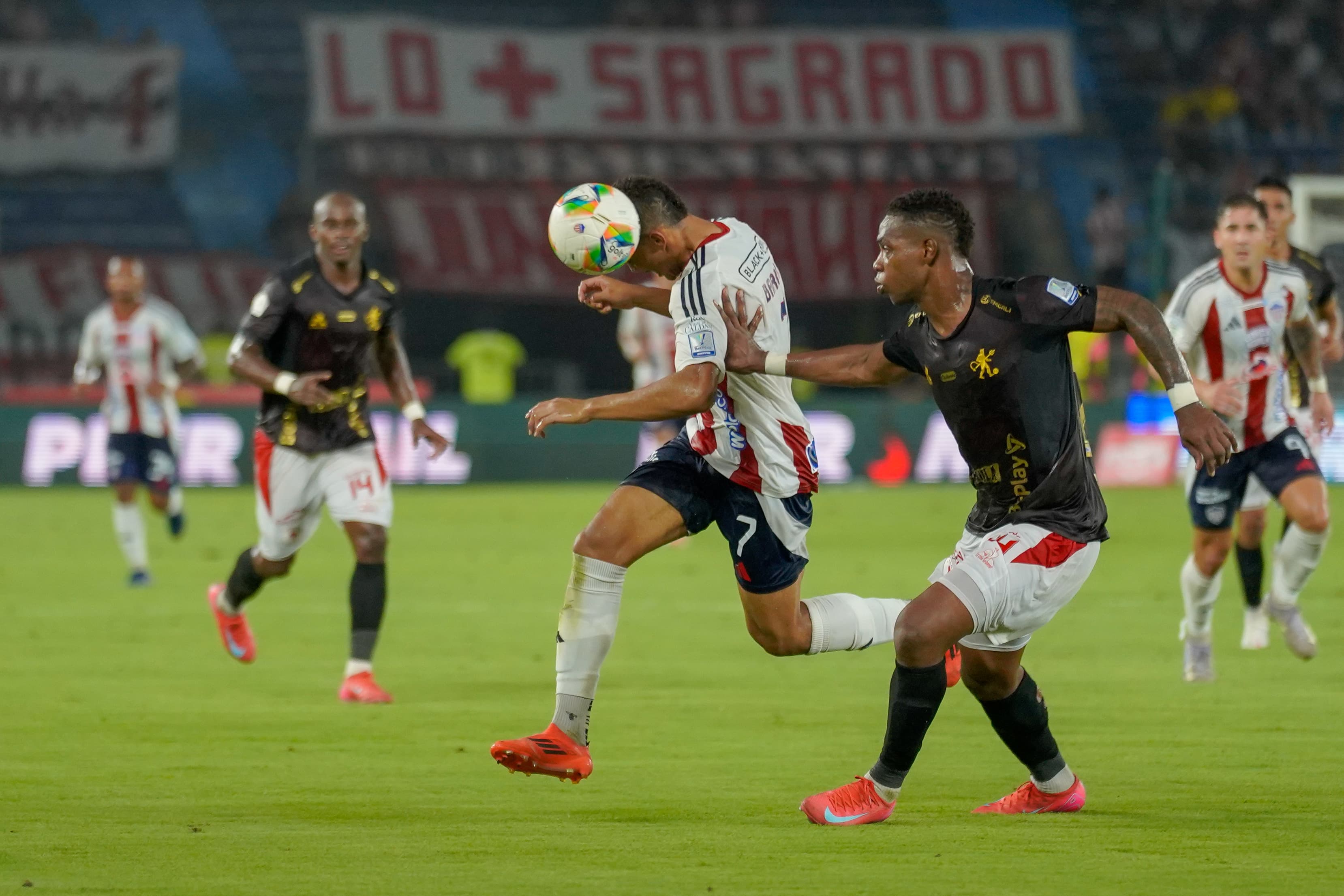 Jordan Barrera no pudo ser desequilibrante.