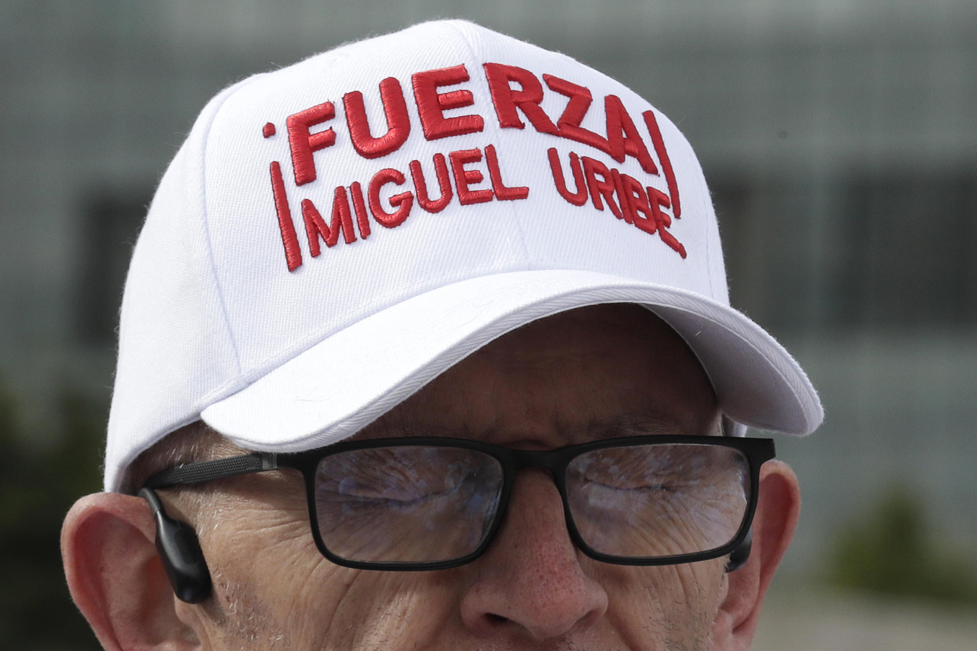 Una persona ora antes de participar en la 'Carrera por la vida'.