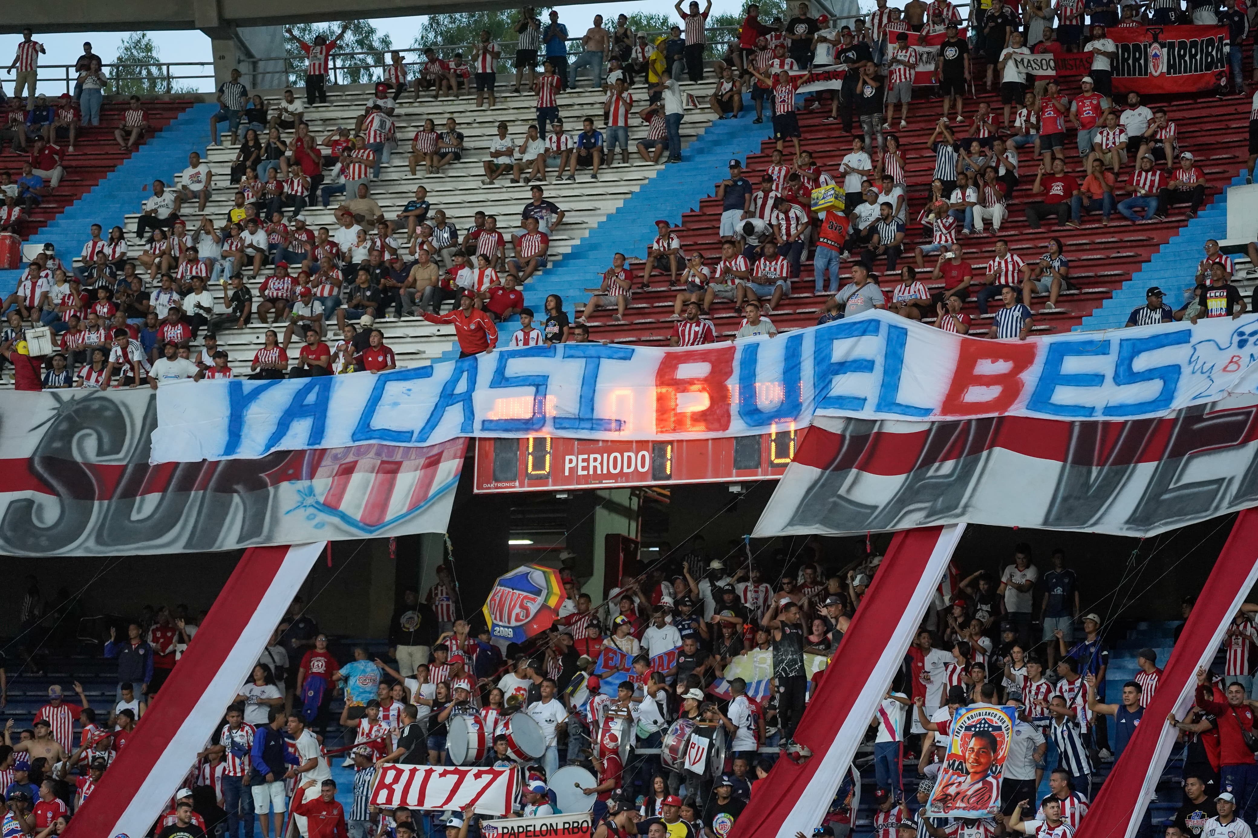Barra de Junior con un mensaje al Unión por posible descenso.