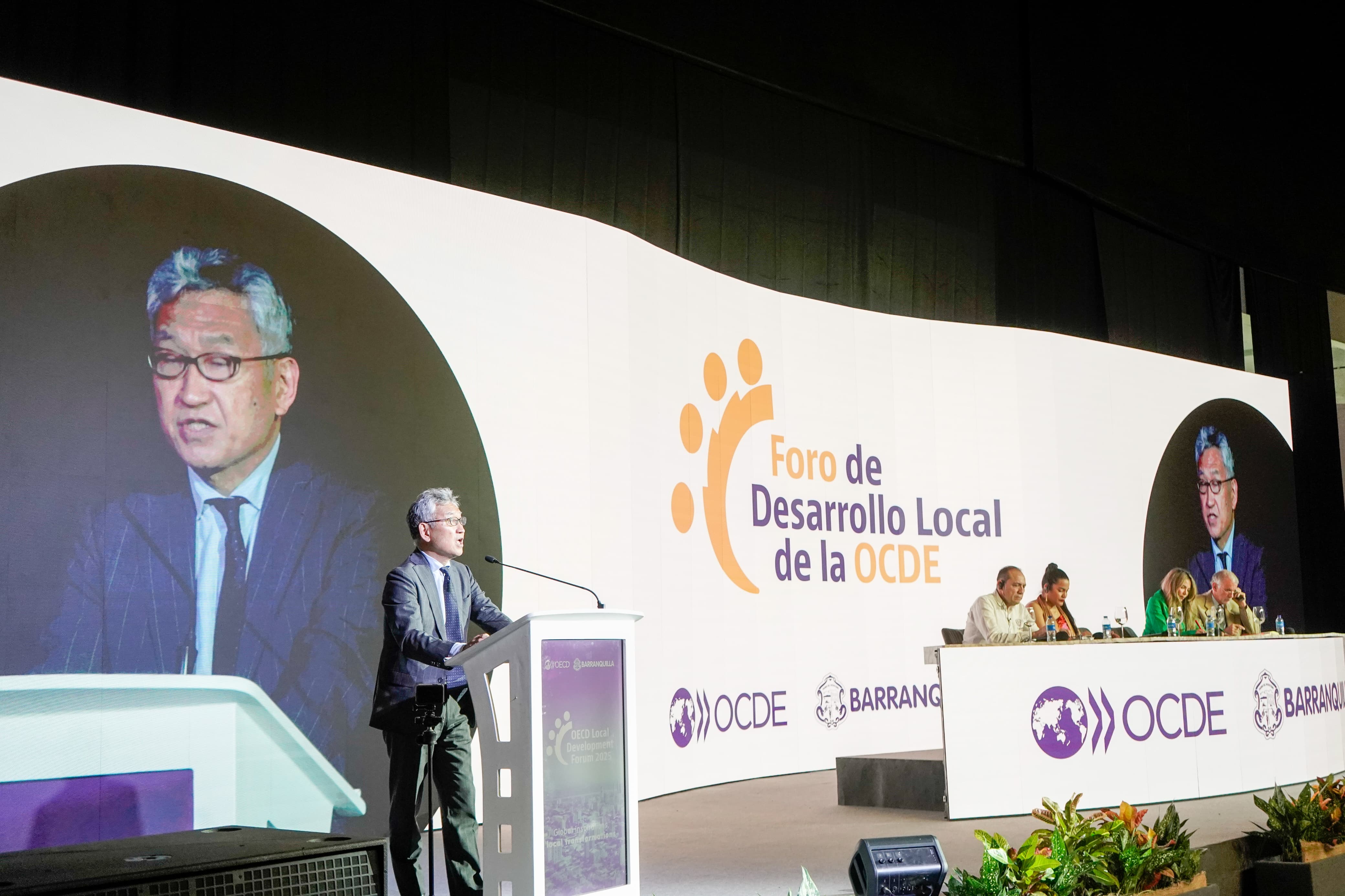Yoshiki Takeuchi, Secretario General de la OCDE, en la instalación del Foro
