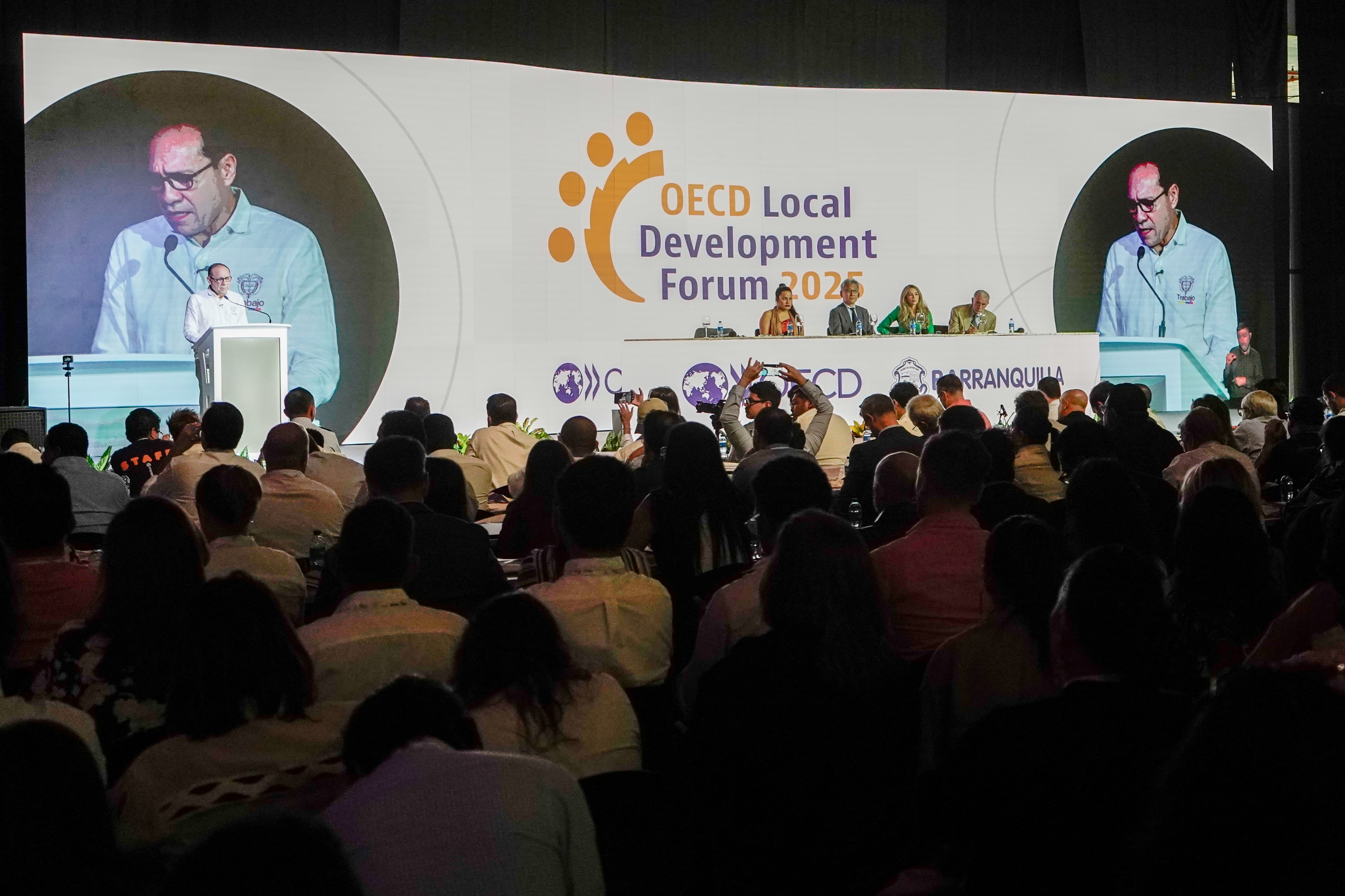 El MinTrabajo Antonio Sanguino en la instalación del Foro