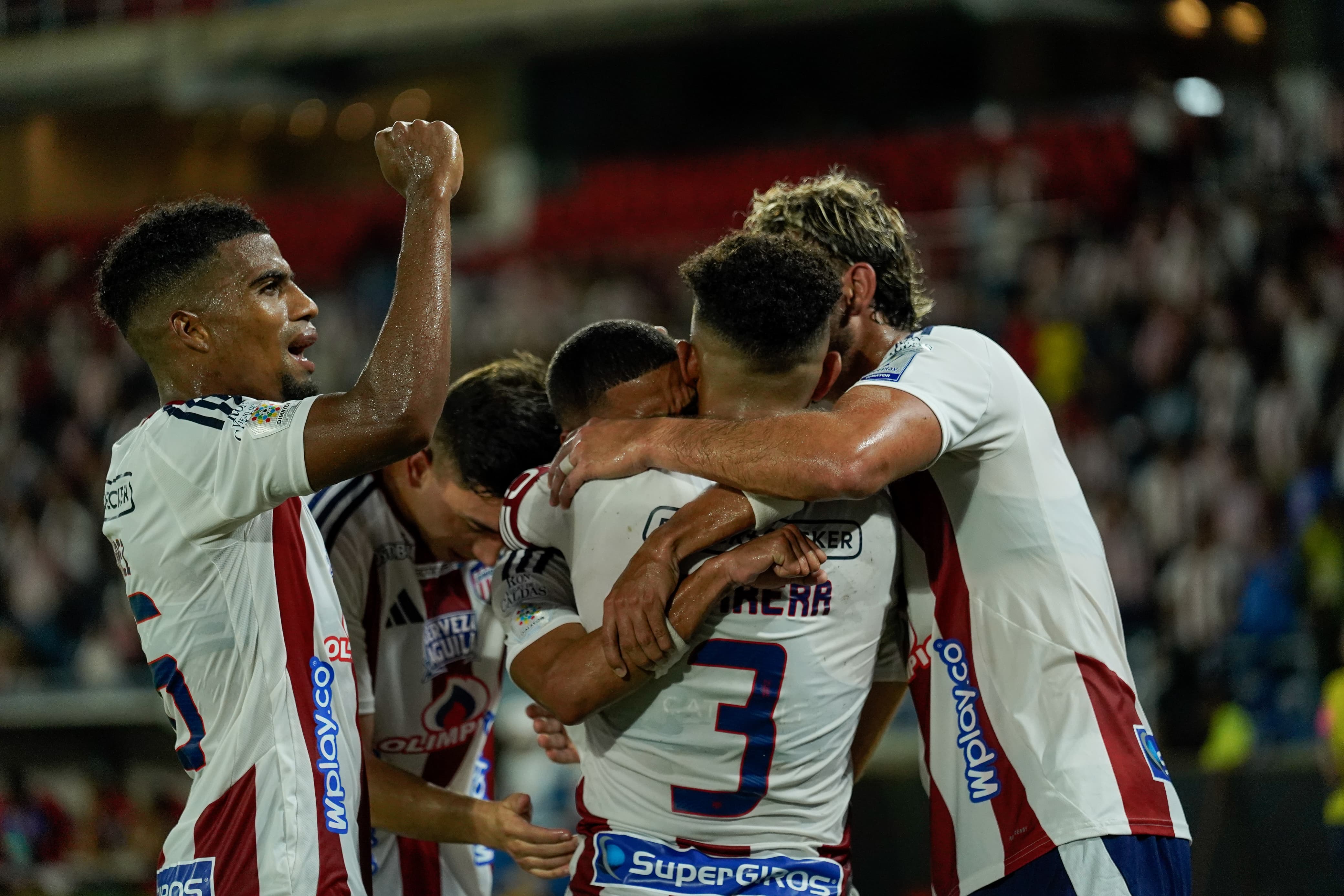 Fue el primer partido del equipo tiburón en casa.