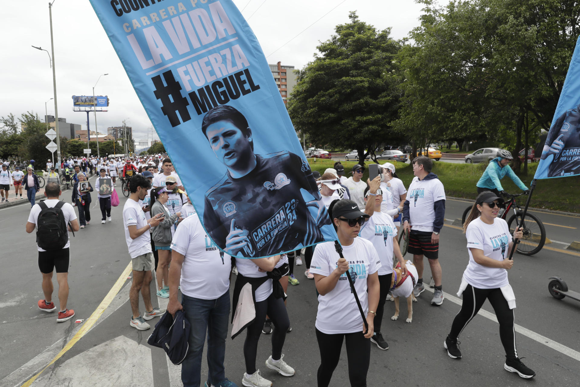 Personas participaron en la 'Carrera por la vida', 