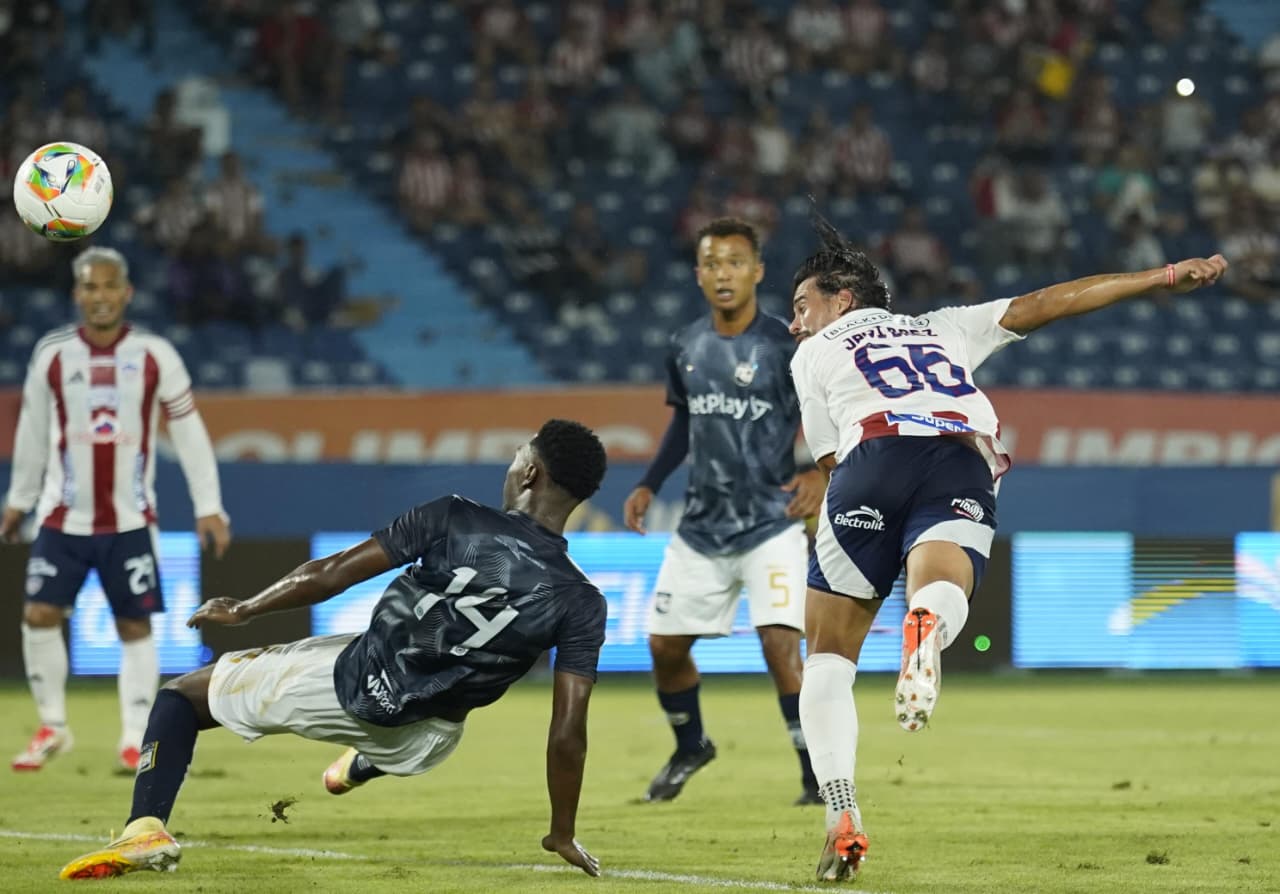 Cabezazo de Javier Báez para el gol.
