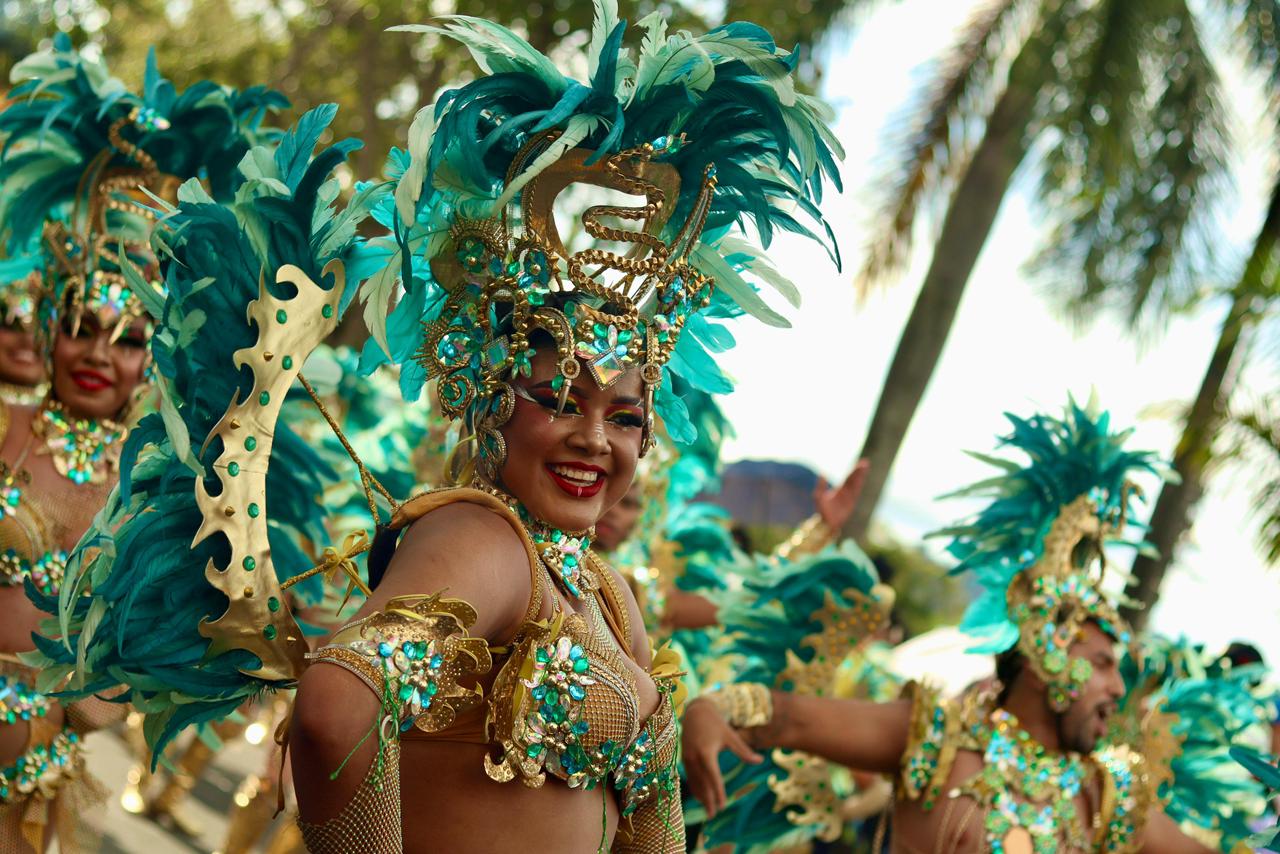 Alegría y color fue lo que se vio este sábado en el desfile. 