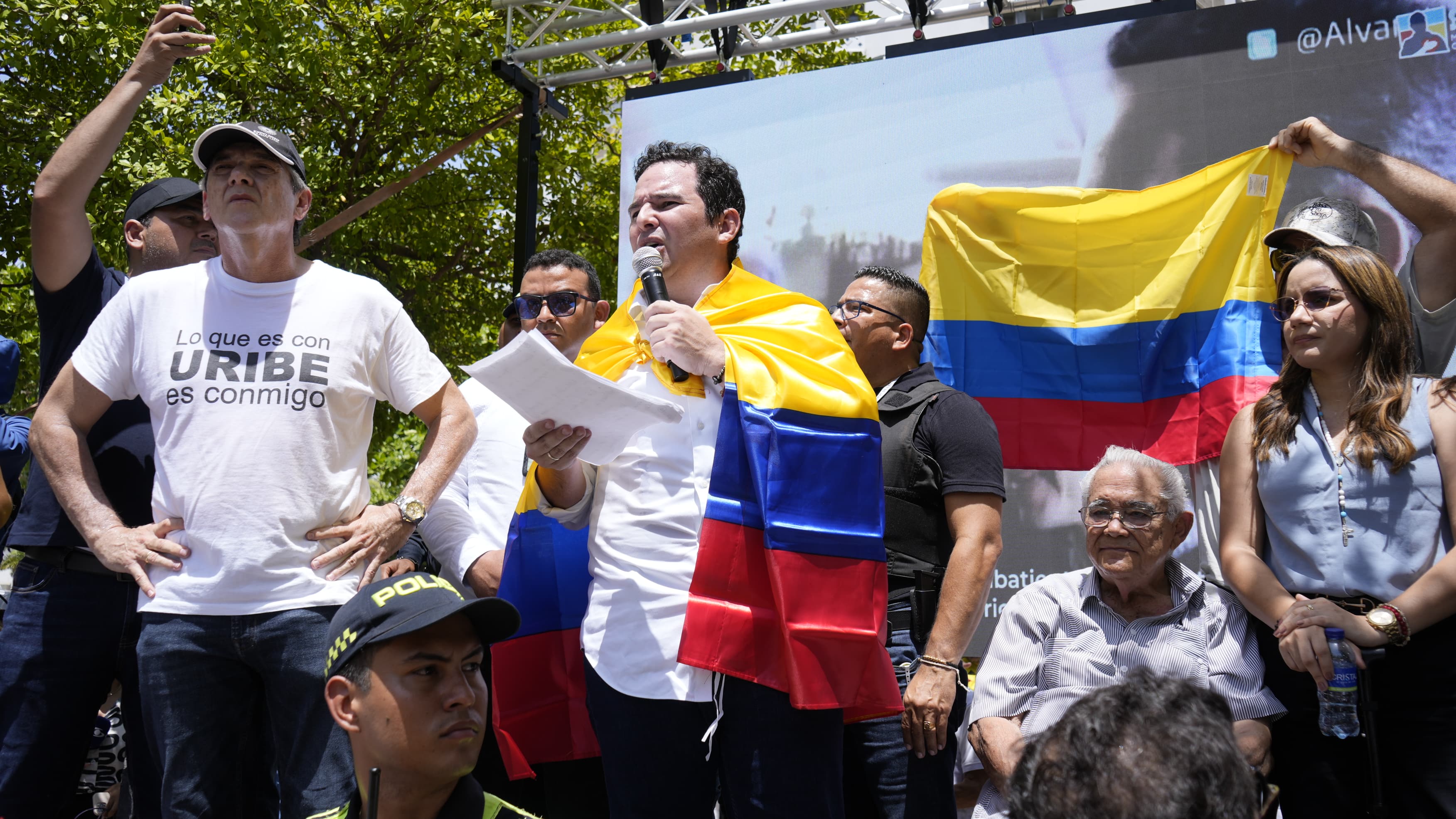 El exembajador Jaime Amín y el senador Carlos Meisel.