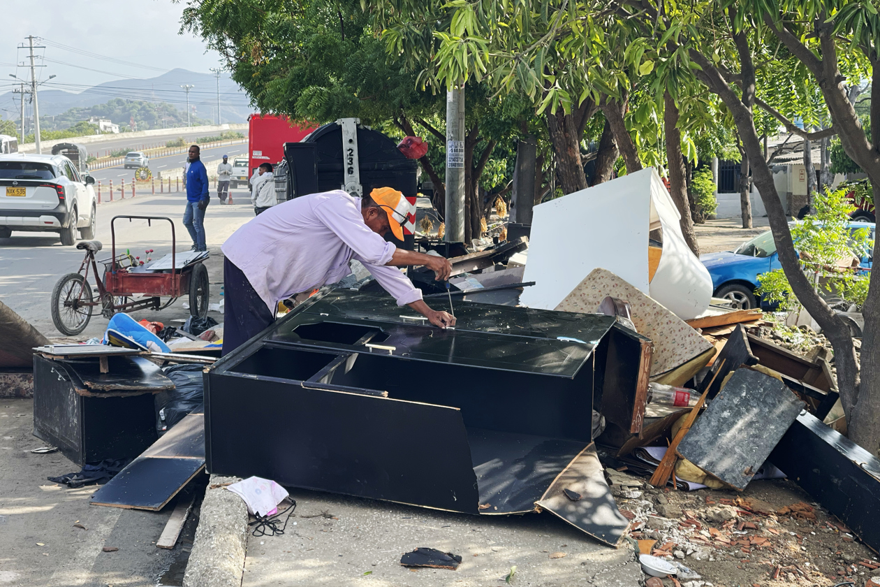 La lluvia torrencial de más de cuatro horas dejó más de 60 barrios inundados.