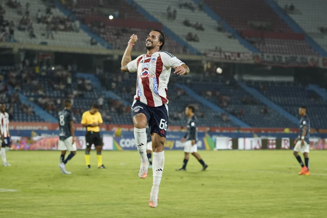 Javier Báez marcó su primer doblete con Junior.