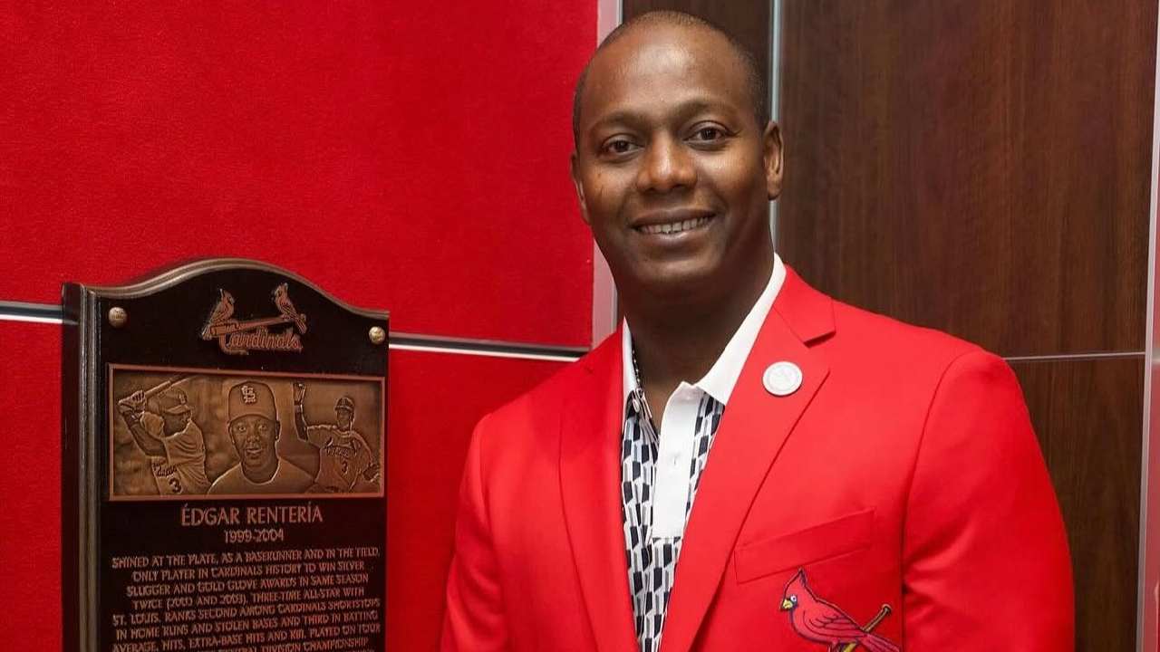 Con su placa ya instalada en el Salón de la Fama.