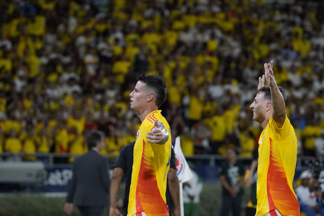 James Rodríguez celebrando su anotación.