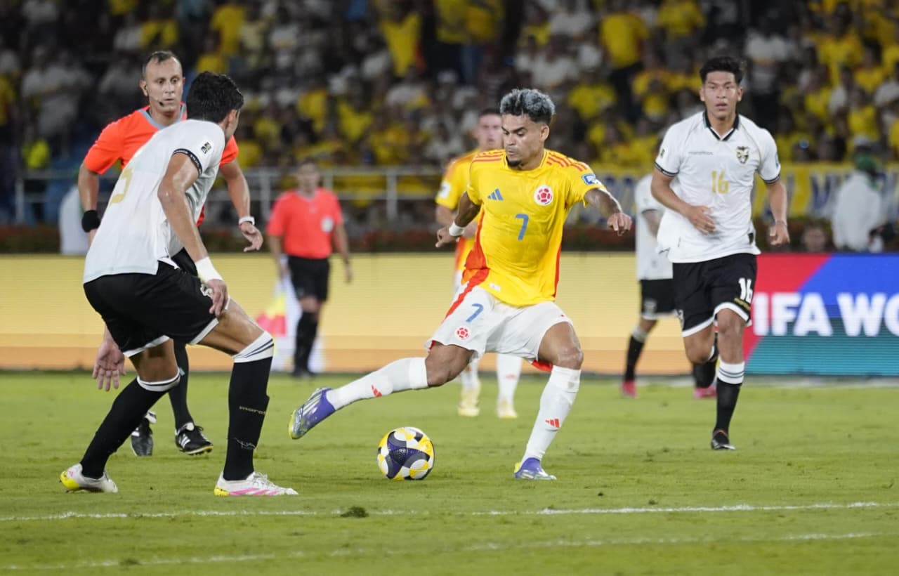 Luis Díaz no pudo rematar a portería.