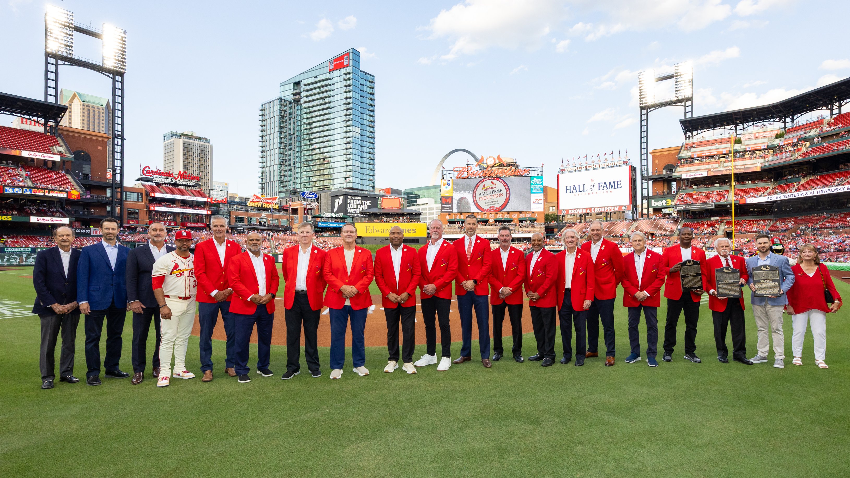 En el homenaje en el Busch Stadium antes del juego contra los Gigantes.